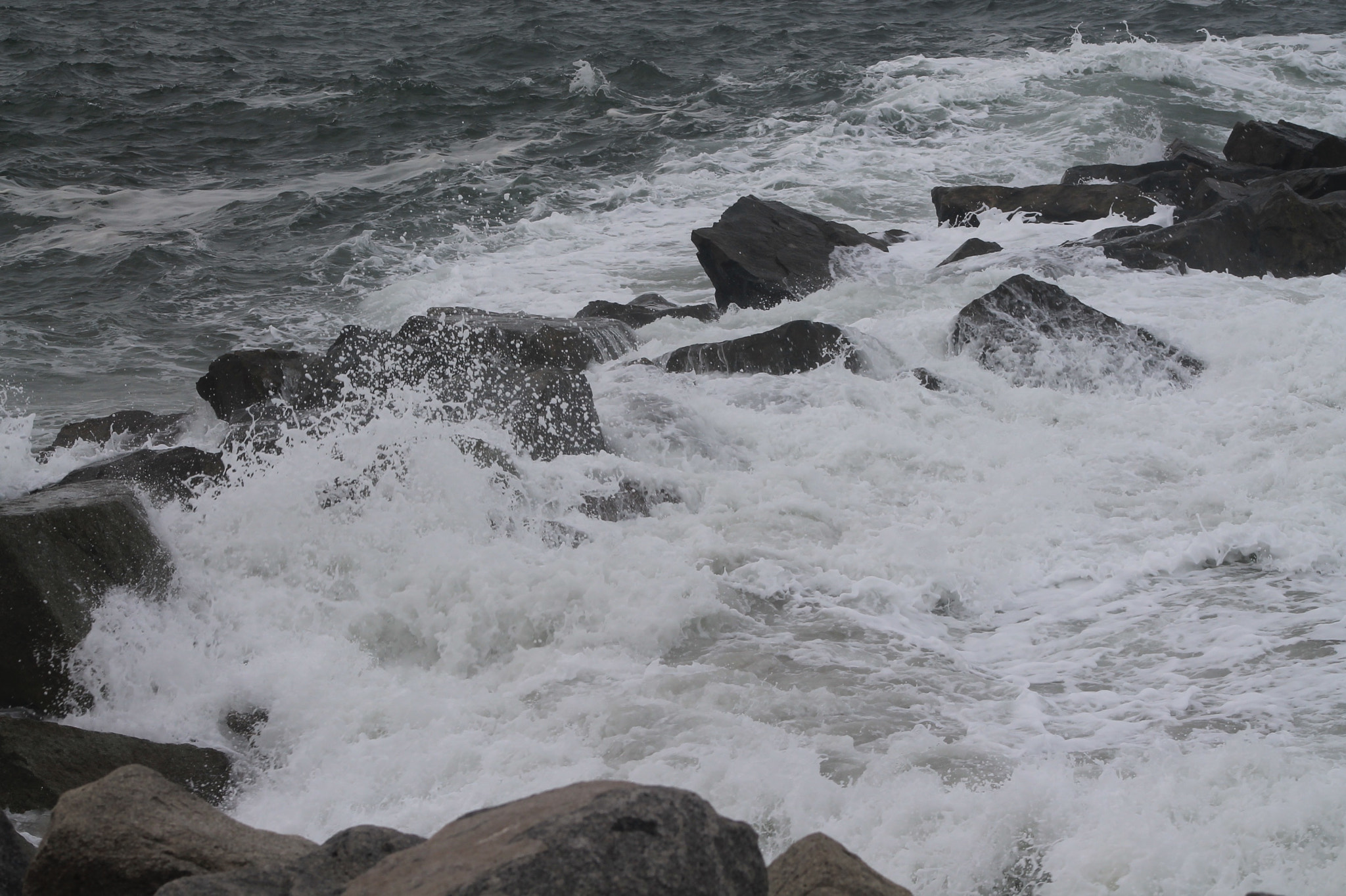 Canon EF75-300mm f/4-5.6 sample photo. Rollin' rocks photography