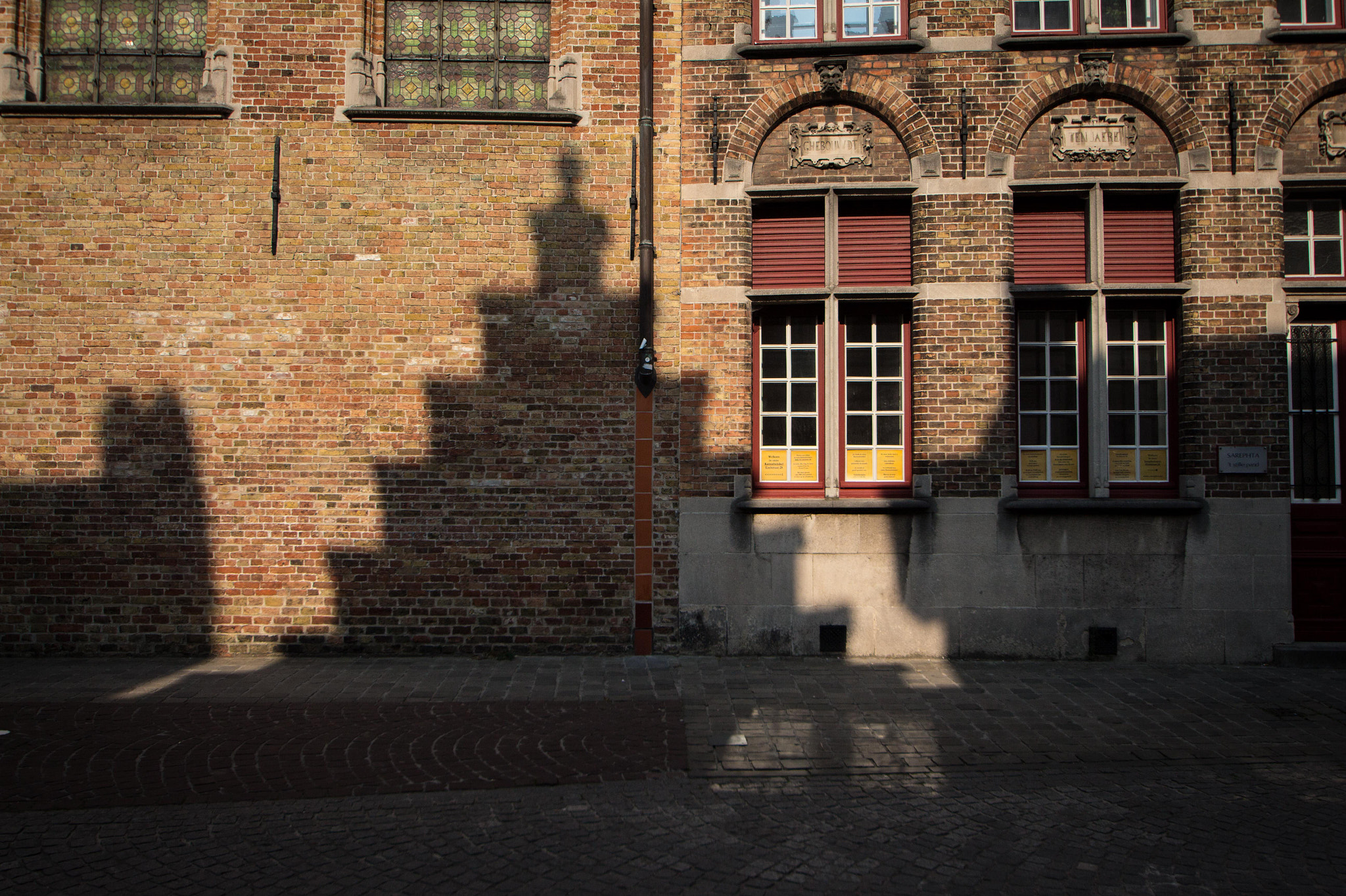 Sigma 10-20mm F3.5 EX DC HSM sample photo. Bruges shadows photography