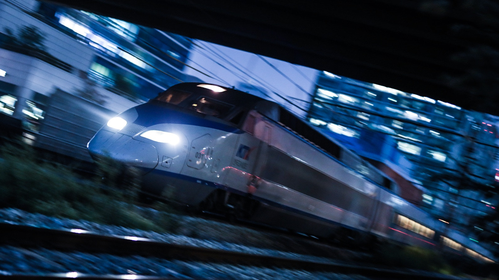 Canon 50mm sample photo. Korea railway photography