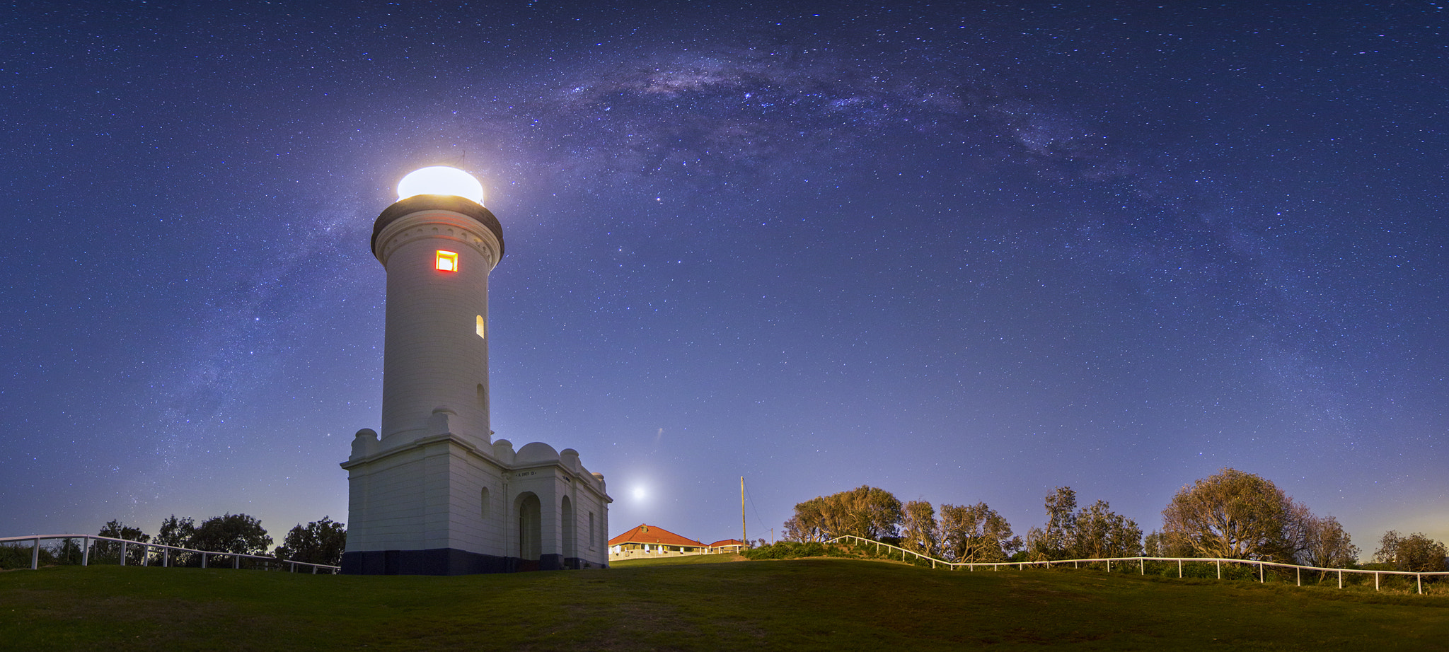 Tokina AT-X Pro 12-24mm F4 (IF) DX sample photo. Norah head lighthouse photography