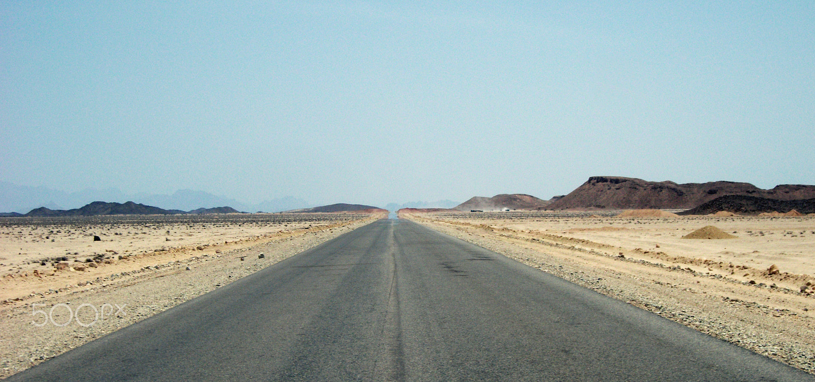 Fujifilm FinePix AV130 sample photo. Road to egypt from port sudan photography