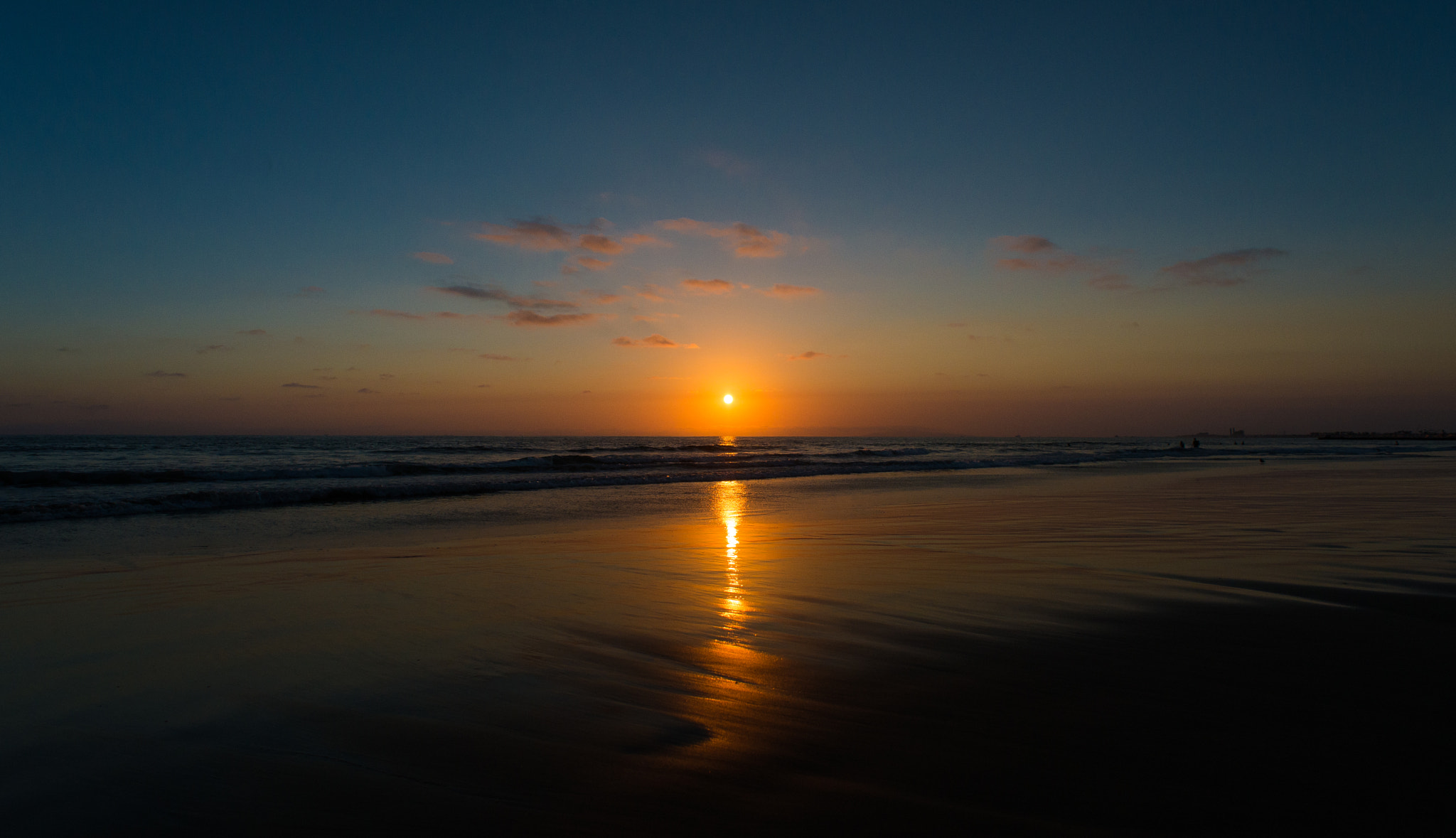 Nikon D610 + Nikon AF Nikkor 20mm F2.8D sample photo. Perfect end of summer photography