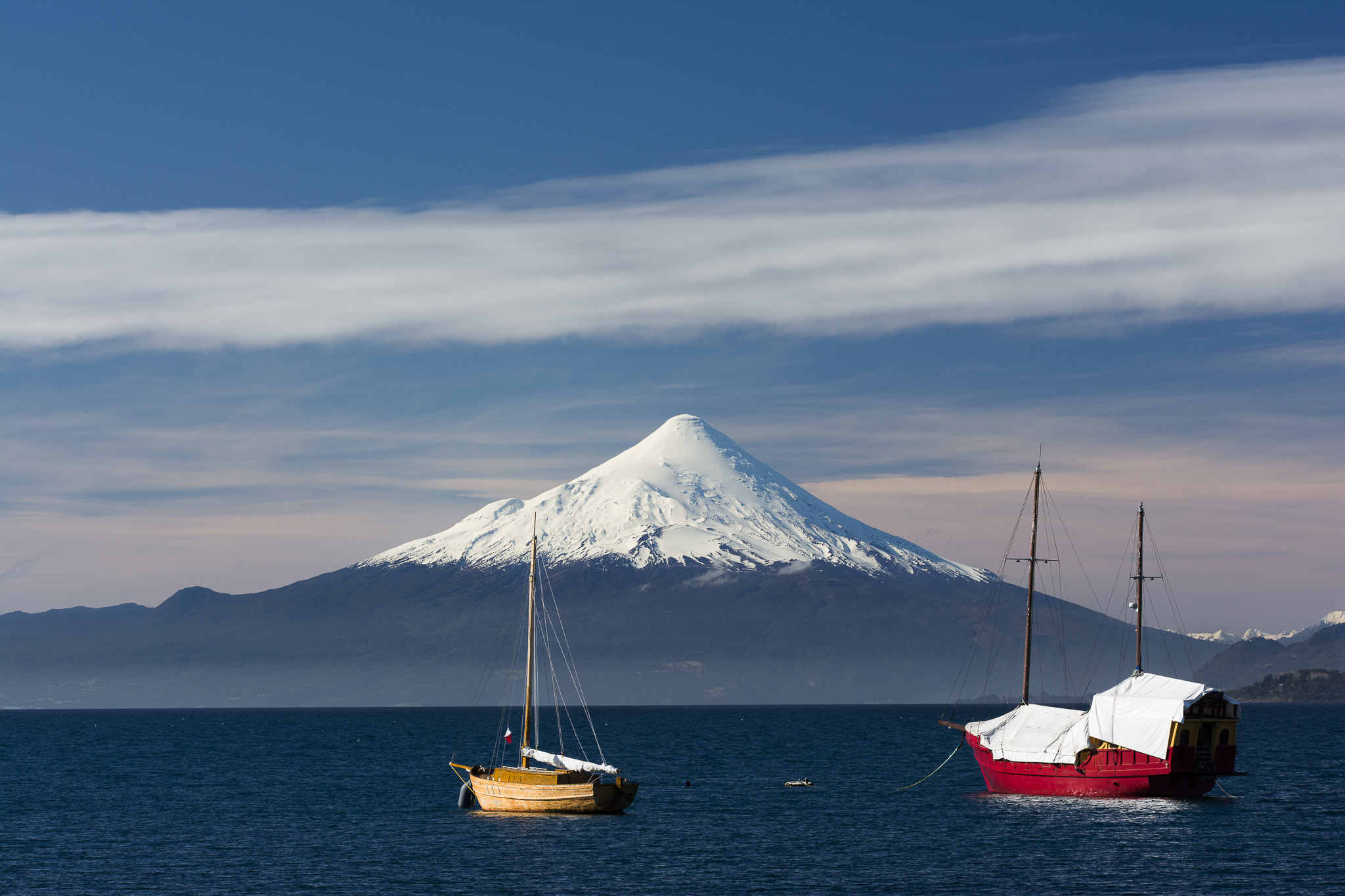 Sigma 50-150mm F2.8 EX APO DC OS HSM sample photo. Volcán osorno, chile photography