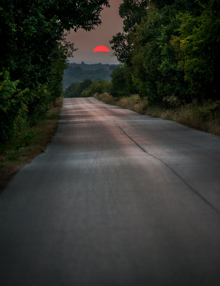 Nikon AF-Nikkor 80-200mm F2.8D ED sample photo. On the road again photography