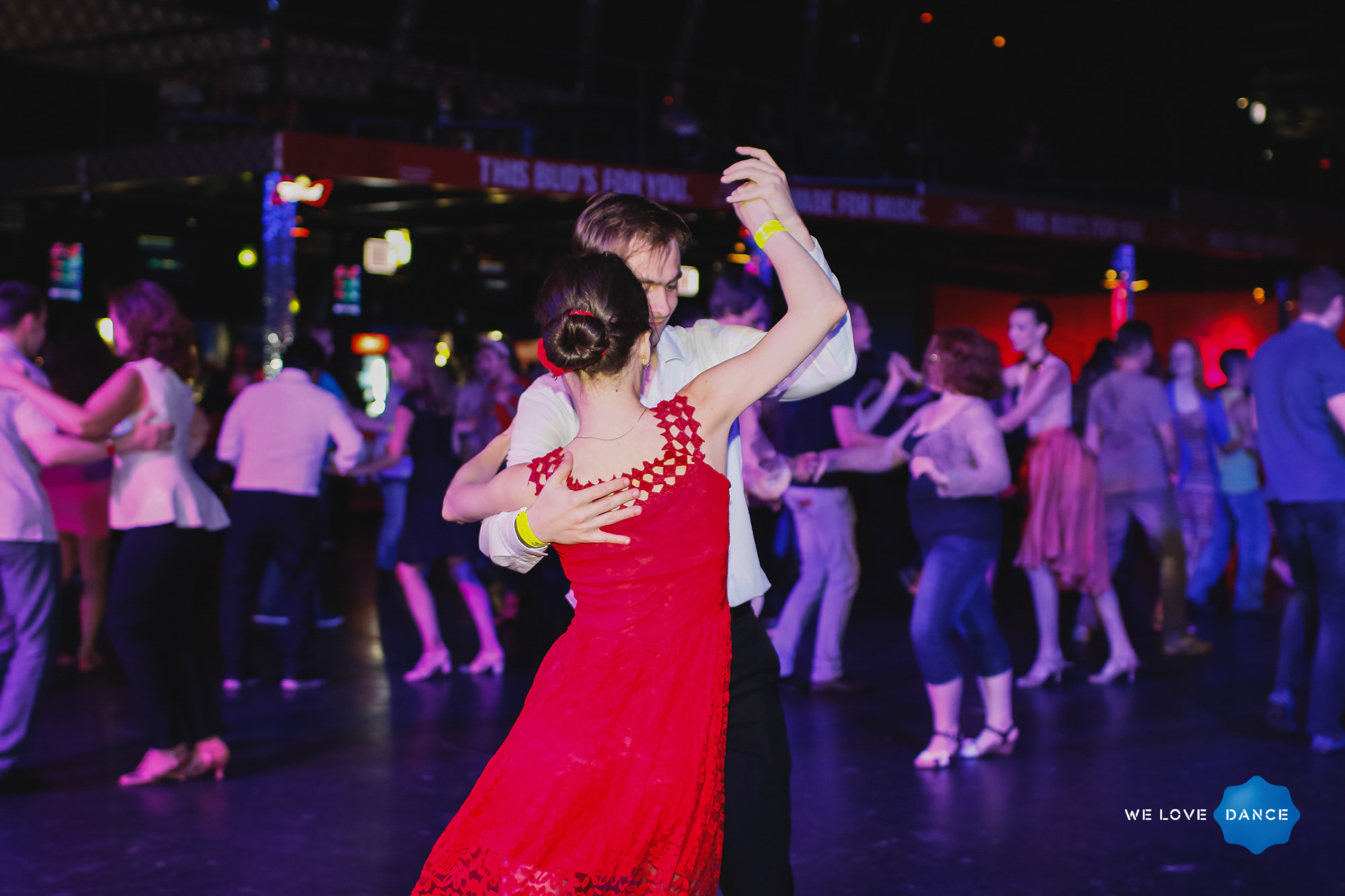Canon EF 35mm F1.4L USM sample photo. Dancing photography