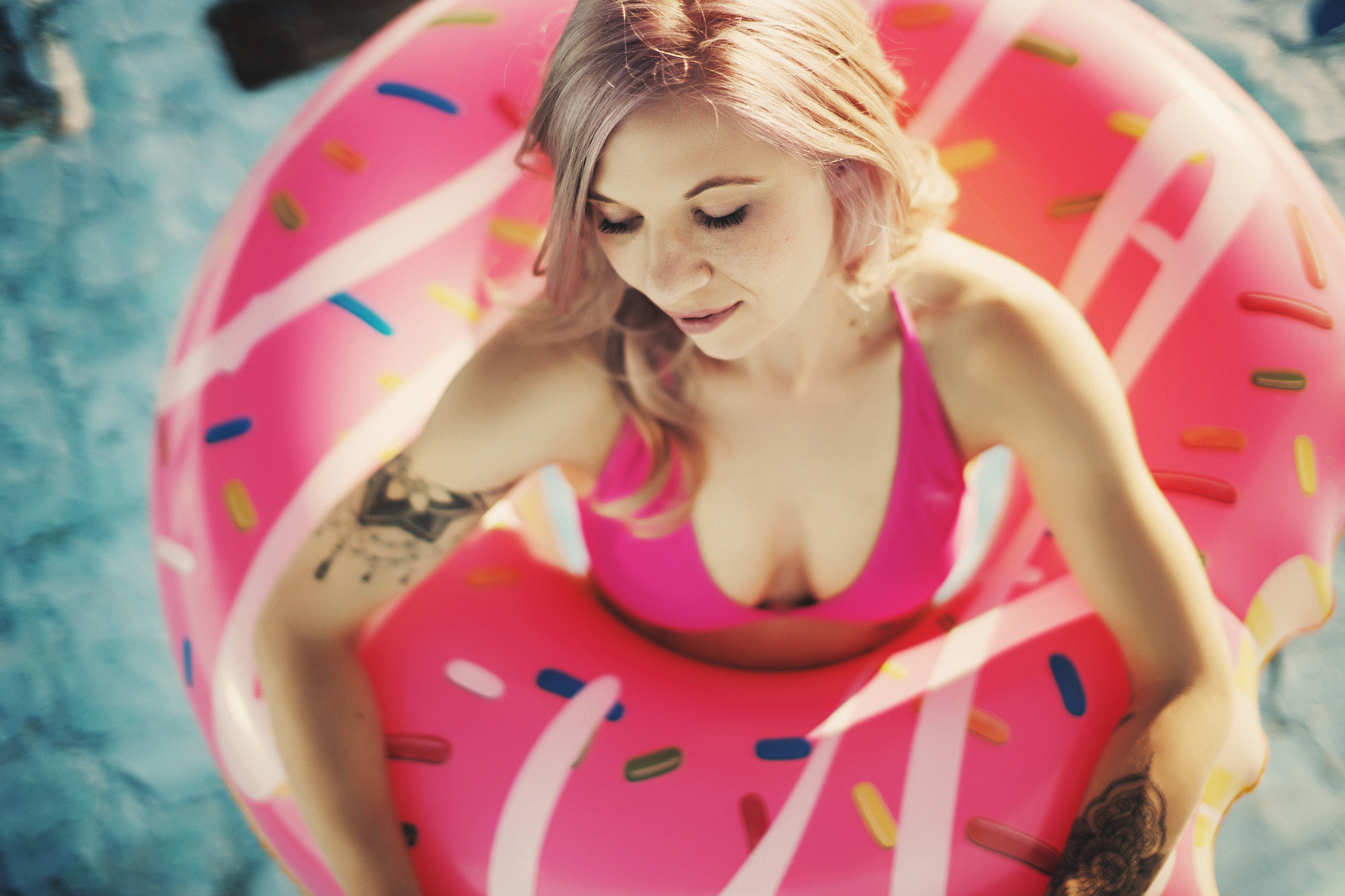 Sony a7R II + Sigma 50mm F1.4 EX DG HSM sample photo. Anny in the pool photography