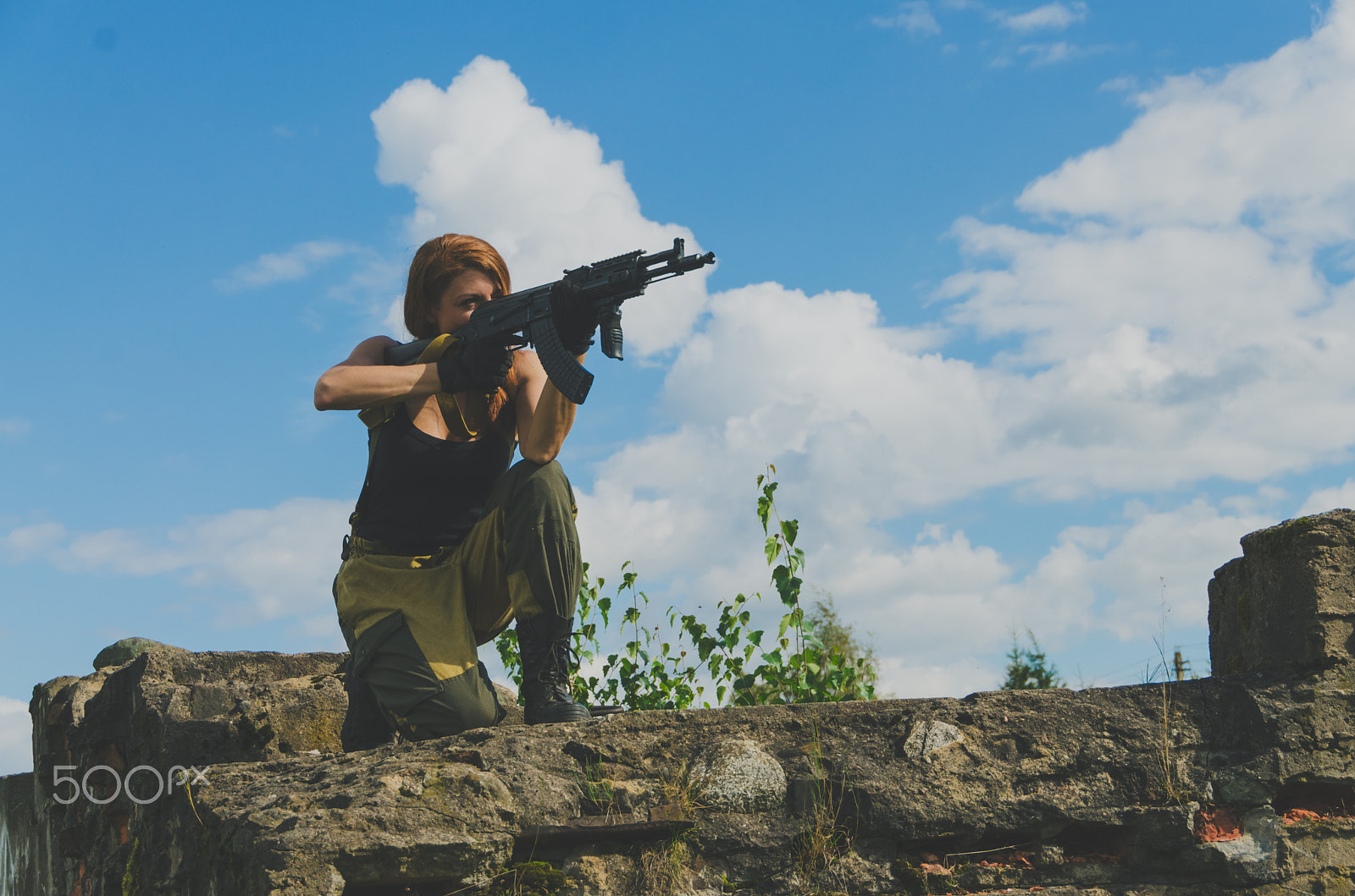 Sigma 18-250mm F3.5-6.3 DC OS HSM sample photo. Girl soldiers with guns photography