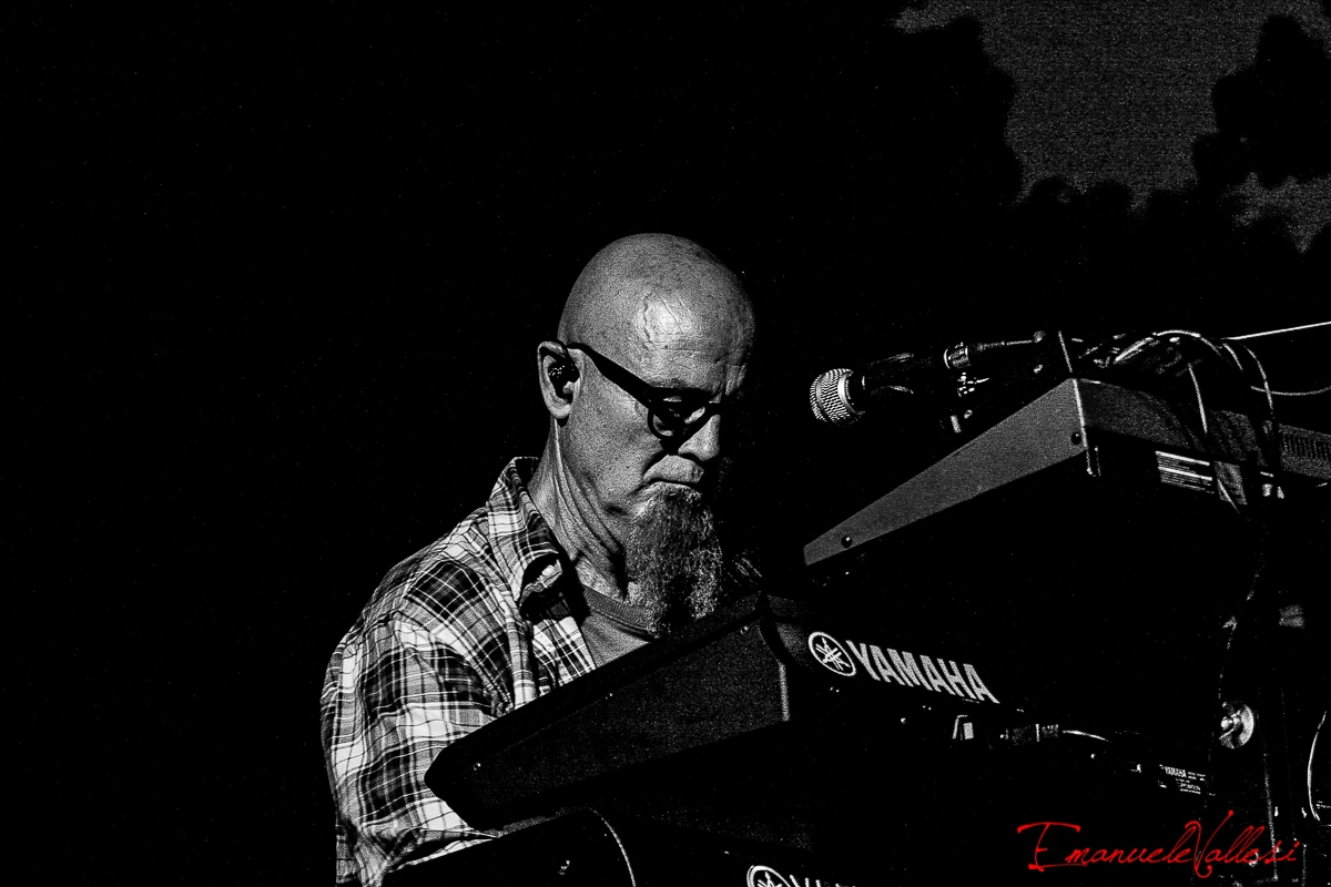 Canon EOS 40D sample photo. La tastiera del mitico rocchetti (vasco rossi) photography