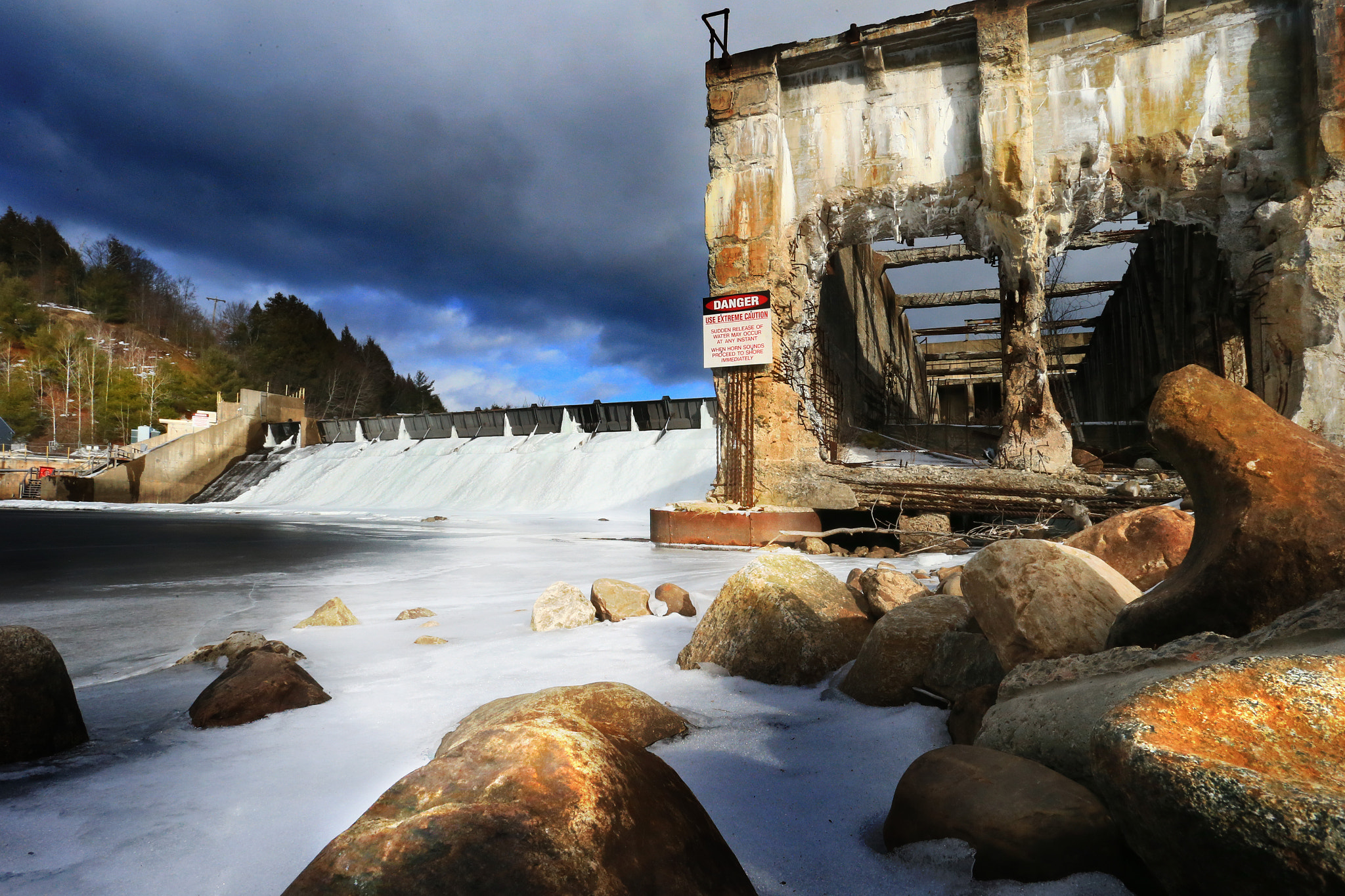 Canon EOS-1D X + Canon EF 17-40mm F4L USM sample photo. Frozen river photography