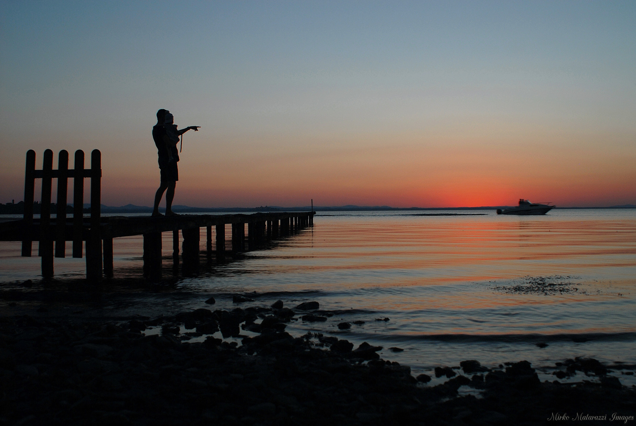 Nikon D200 + AF Zoom-Nikkor 28-85mm f/3.5-4.5 sample photo. Emotions...  photography