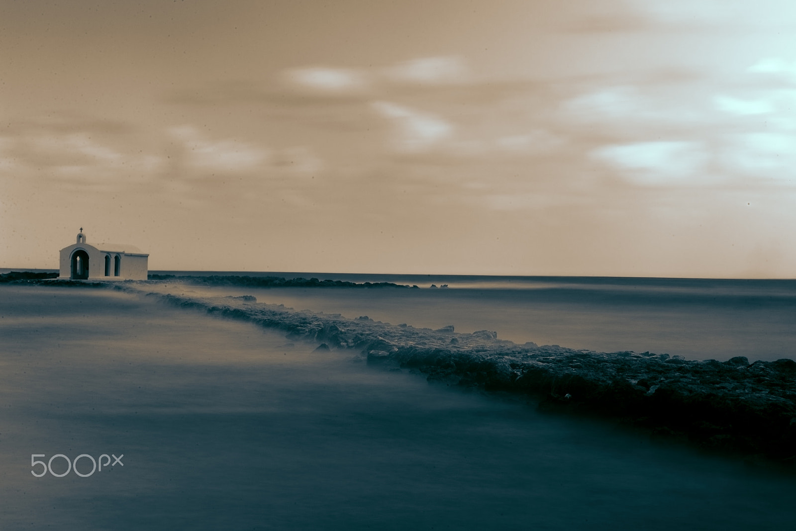 AF Zoom-Nikkor 28-105mm f/3.5-4.5D IF sample photo. Guiding line takes you to the church photography