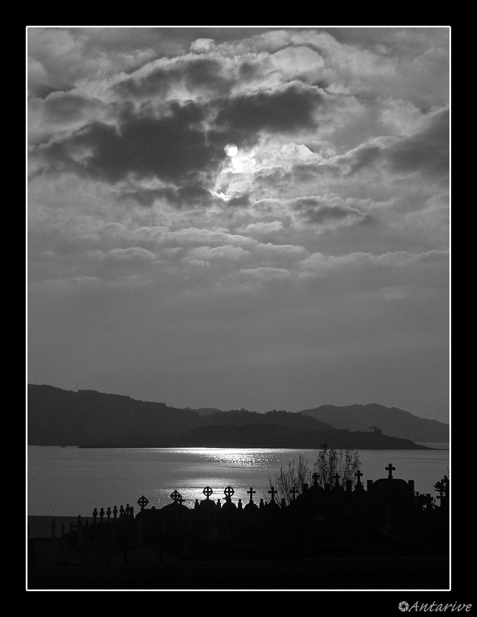 Sony DSC-V1 sample photo. Siluetas photography