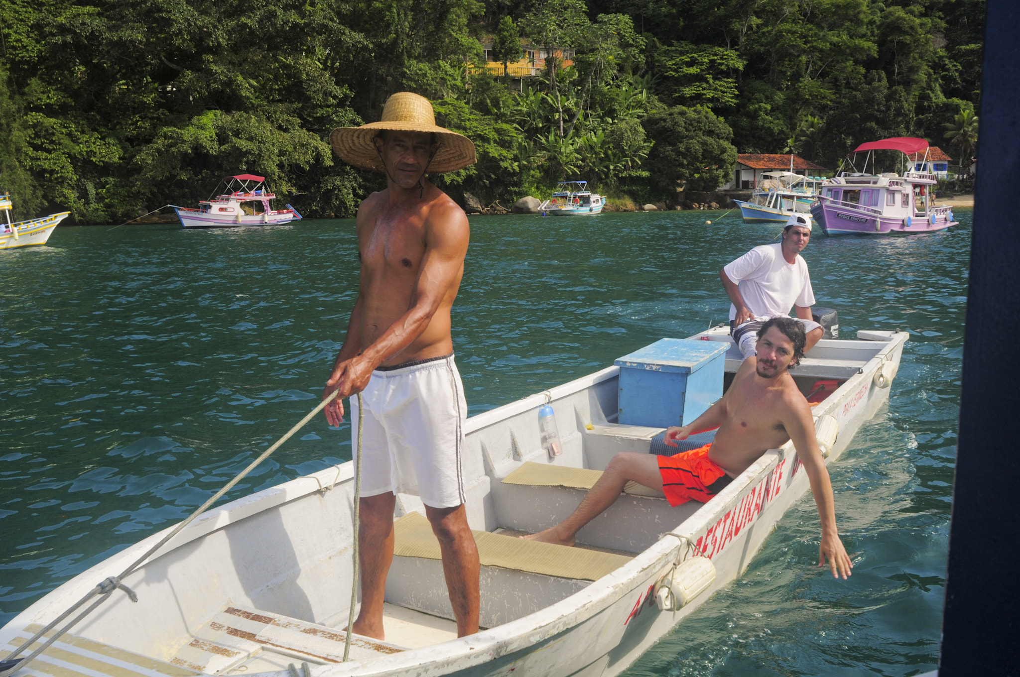 Nikon D90 + AF Nikkor 24mm f/2.8 sample photo. Retrato caiçara. paraty, brasil. 2016 photography