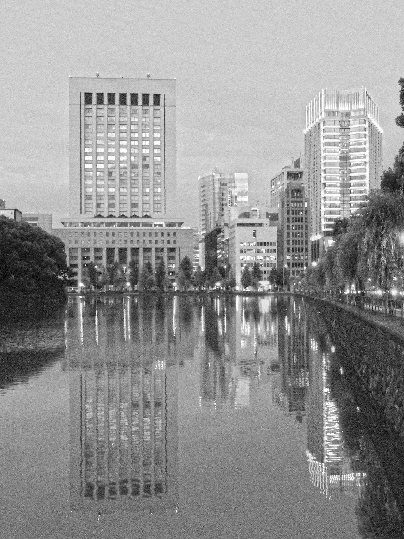 Pentax Q7 + Pentax 02 Standard Zoom sample photo. Tokio in my soul photography