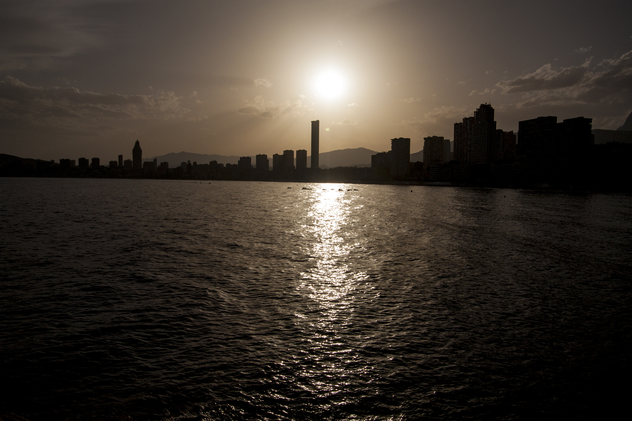 Canon EOS 450D (EOS Rebel XSi / EOS Kiss X2) sample photo. Benidorm sunset photography