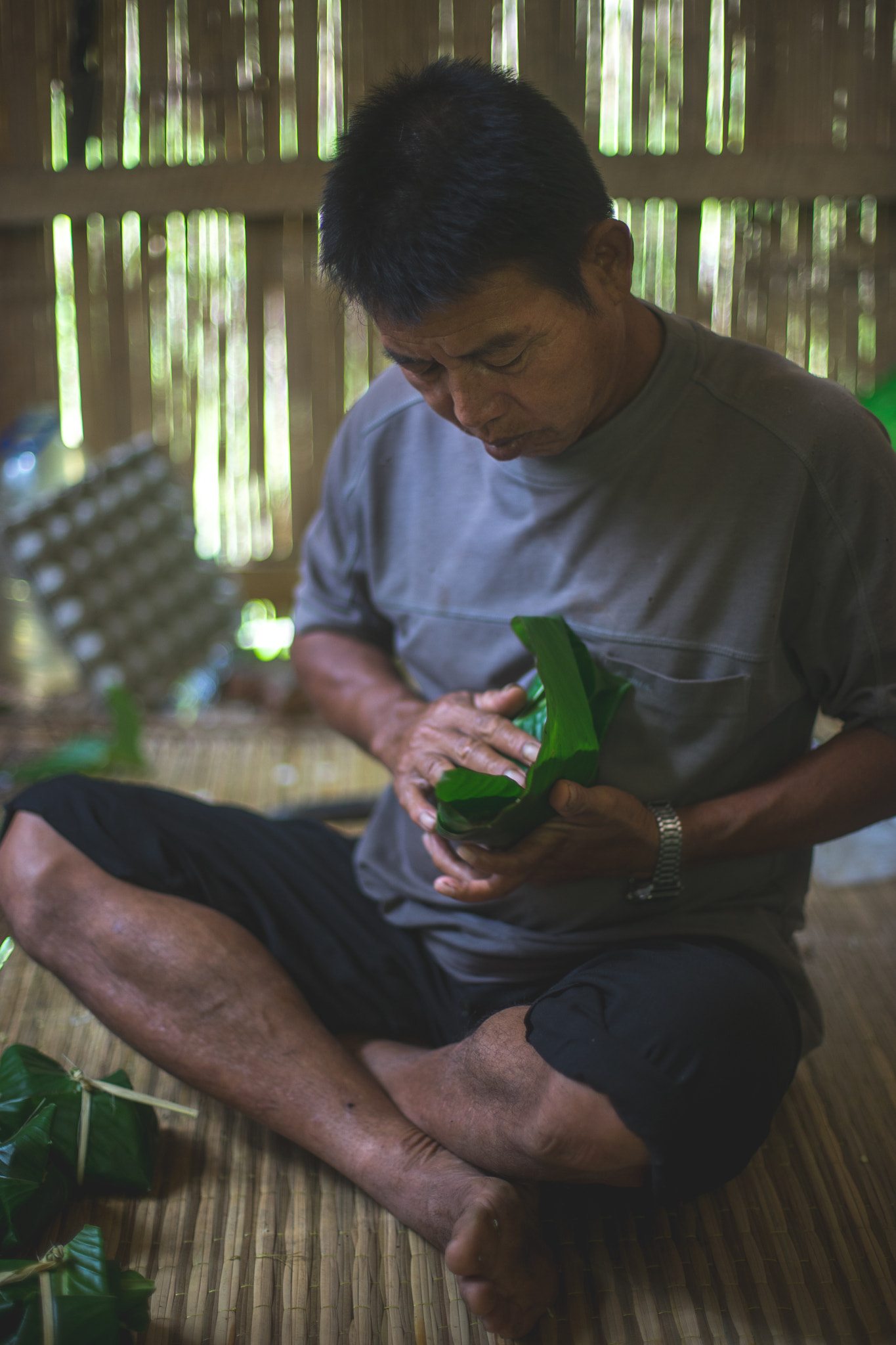 Sony a7 II + Canon EF 50mm F1.4 USM sample photo. Packing lunch photography