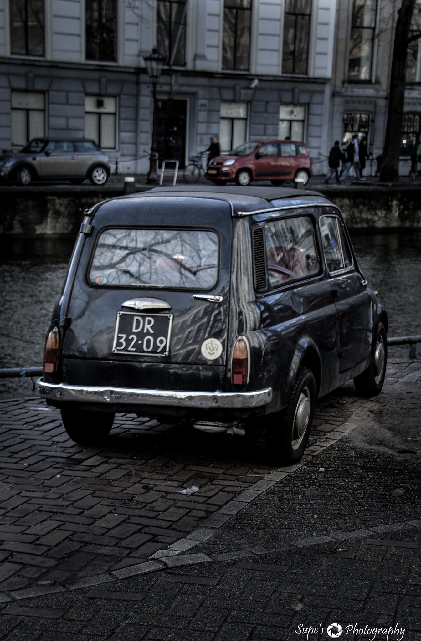 Sigma 18-125mm F3.8-5.6 DC OS HSM sample photo. Vintage car photography