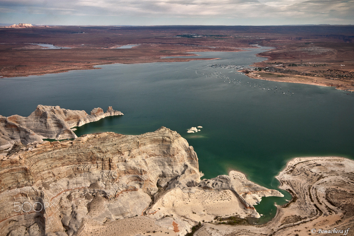 Canon EOS 450D (EOS Rebel XSi / EOS Kiss X2) + Sigma 10-20mm F4-5.6 EX DC HSM sample photo. Le lake powell photography