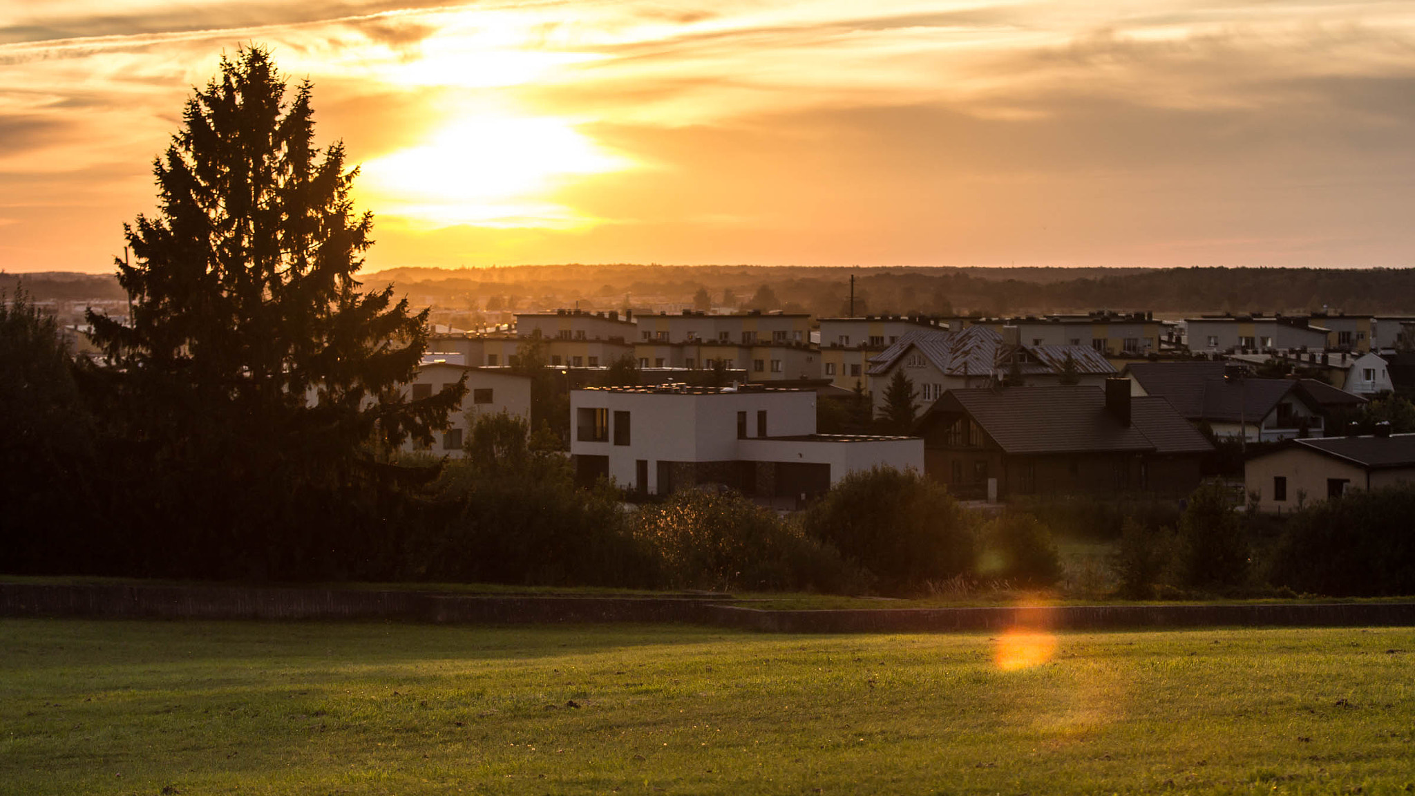 Canon EF 70-200mm F2.8L IS II USM sample photo. Sunset in the city photography