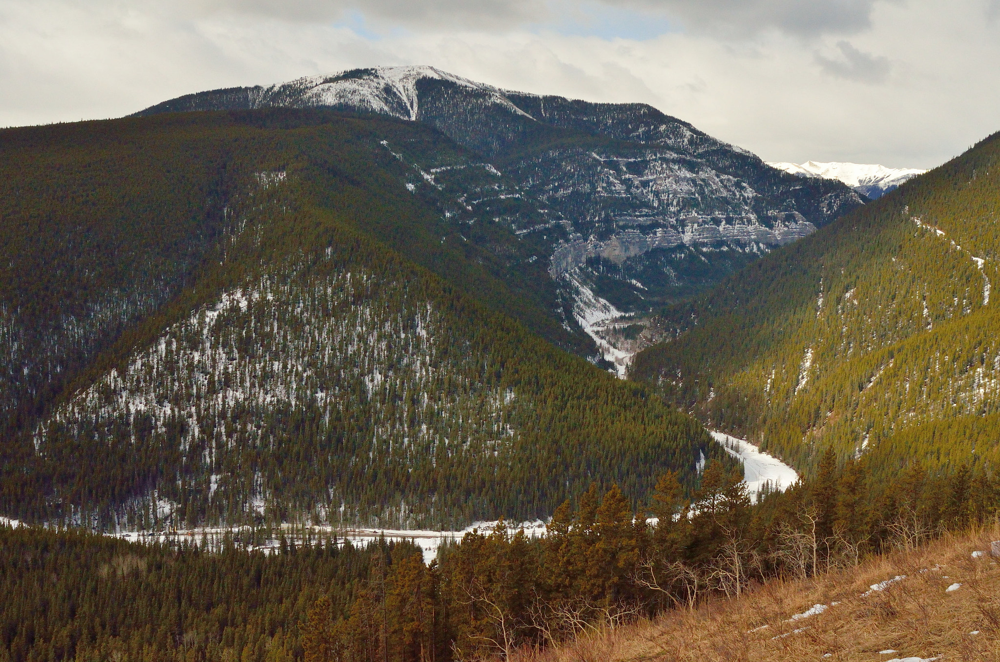 Nikon AF Nikkor 28mm F2.8D sample photo. Moose mountain valley photography