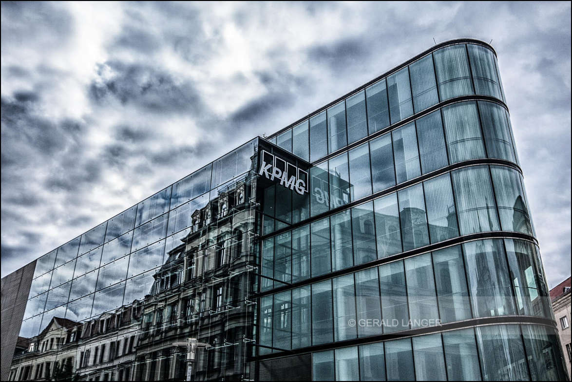 Canon EOS 40D + Sigma 10-20mm F4-5.6 EX DC HSM sample photo. Kpmg | leipzig photography