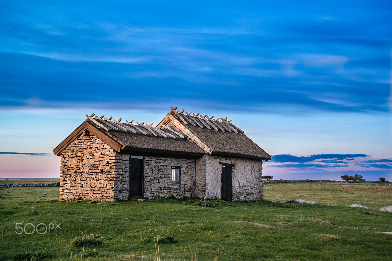 Sony a99 II + Sigma 28-70mm EX DG F2.8 sample photo. Old sheds photography