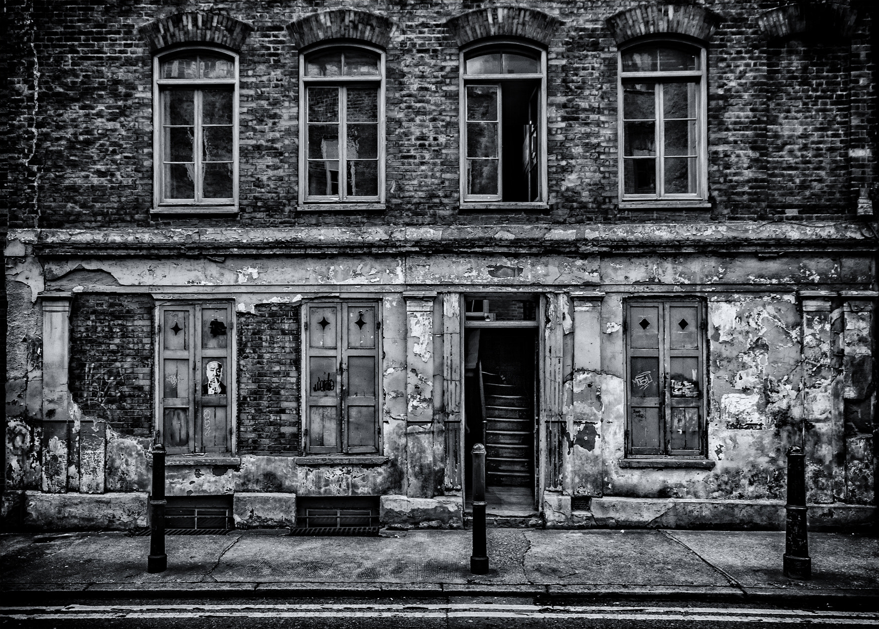 Pentax K-50 + Sigma AF 10-20mm F4-5.6 EX DC sample photo. Just off brick lane london. photography