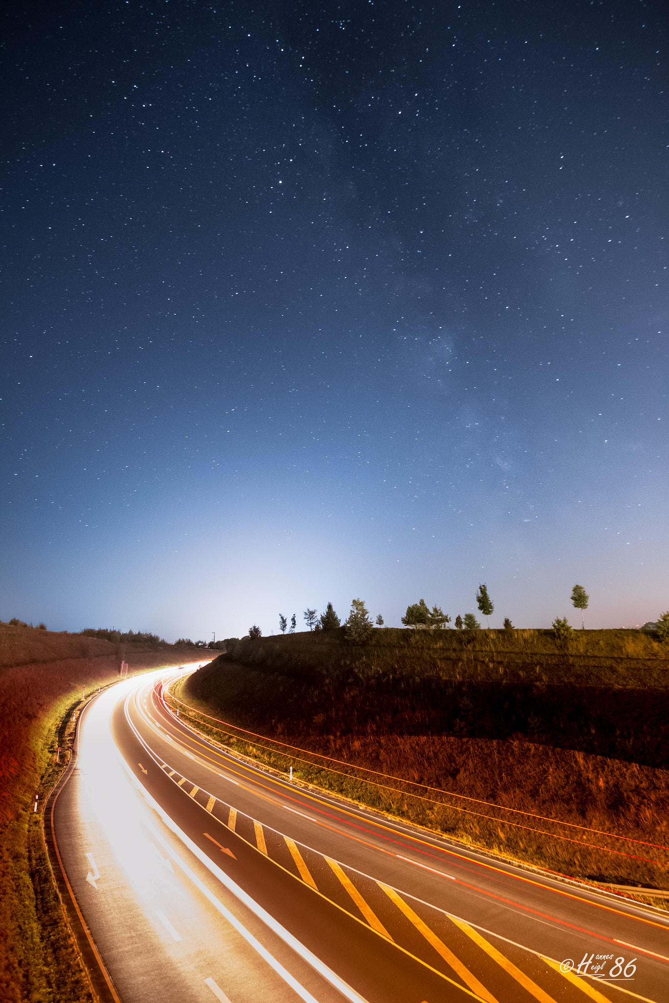 Canon EOS 650D (EOS Rebel T4i / EOS Kiss X6i) sample photo. Milkyway vs light trails photography