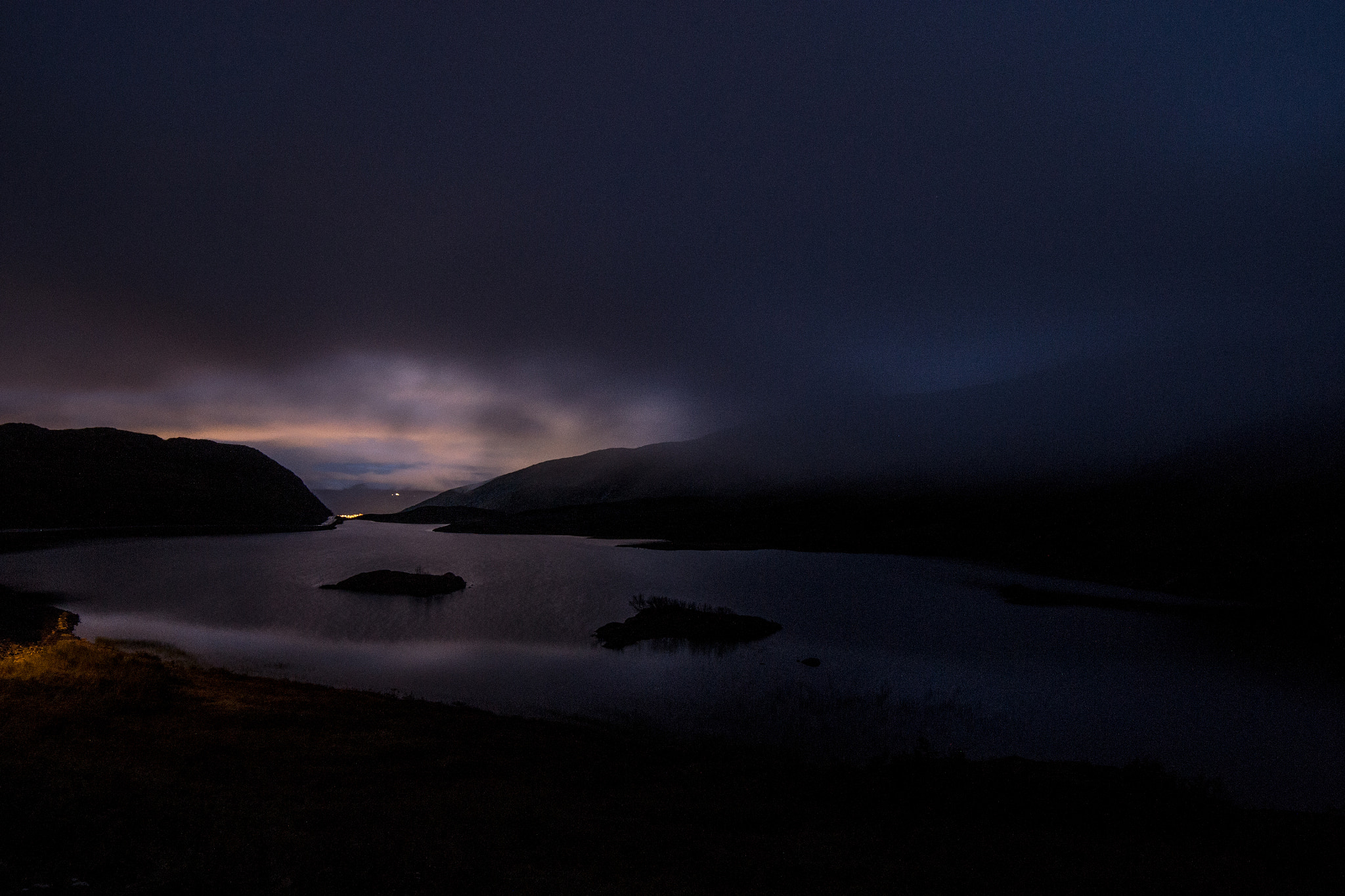 Samyang 14mm F2.8 ED AS IF UMC sample photo. Water and fog photography
