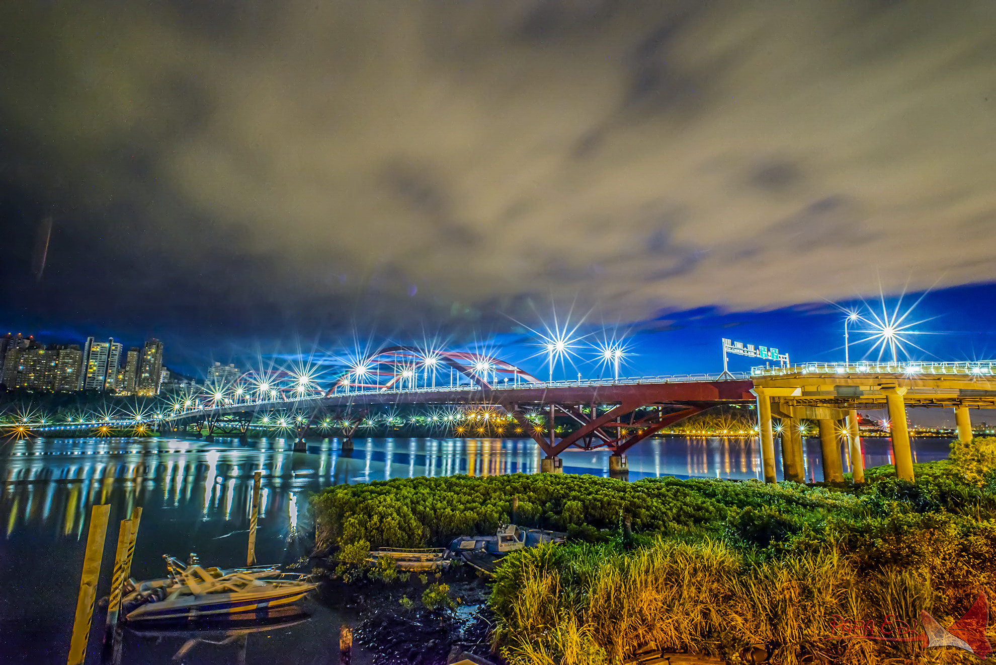 Nikon D800E + AF Nikkor 20mm f/2.8 sample photo. Guan-du bridge photography