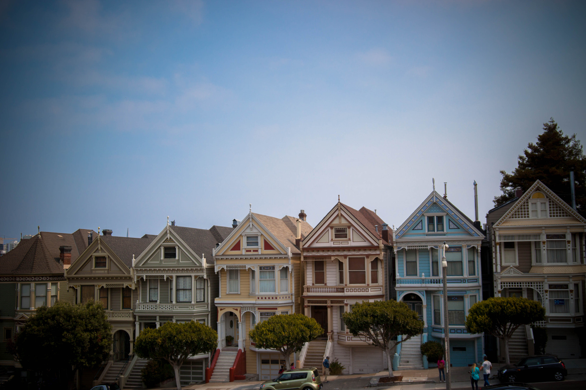 Sigma 18-35mm f/1.8 DC HSM sample photo. Painted ladies photography