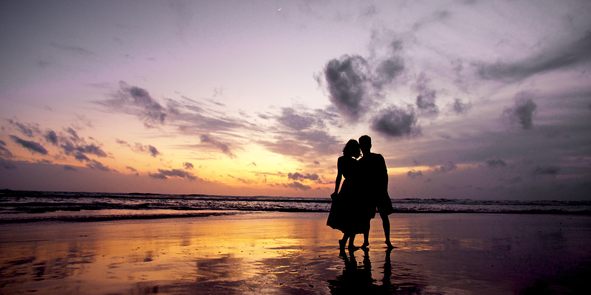 Pentax smc DA 14mm F2.8 ED (IF) sample photo. Outline  of love photography