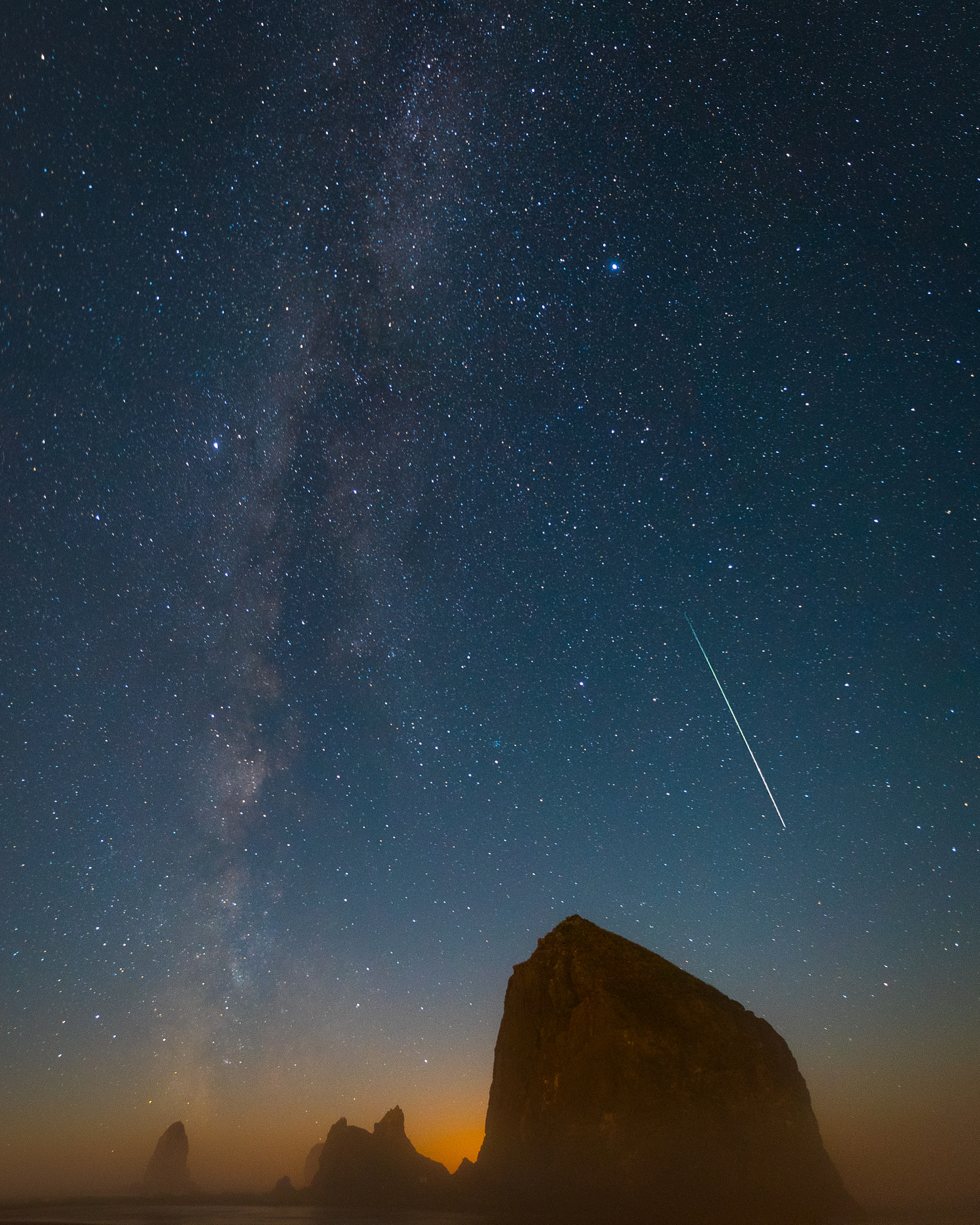 Sony a7S sample photo. Milky way above haystack rock photography