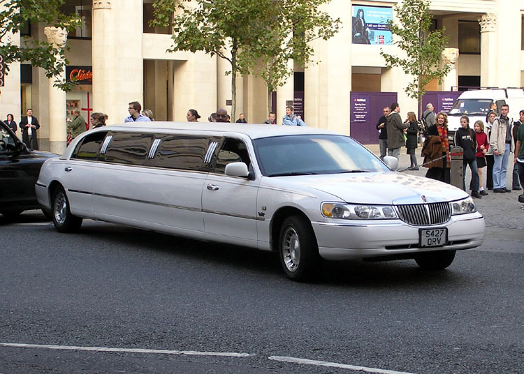 Olympus C750UZ sample photo. Travel with more style and comfort by hiring renta photography