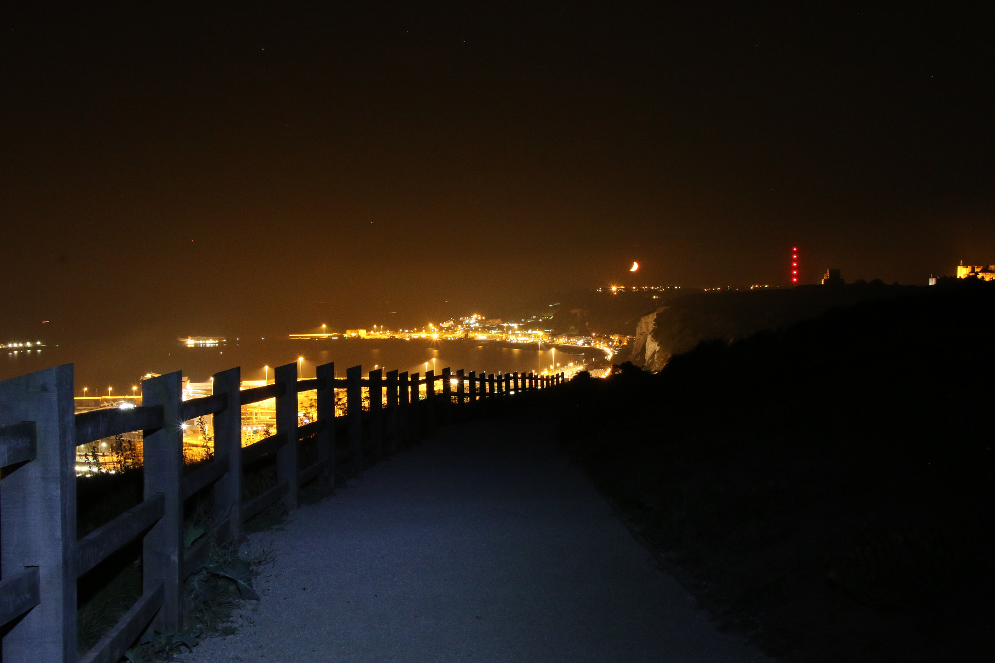 Sigma 18-125mm F3.8-5.6 DC OS HSM sample photo. White cliffs at night photography