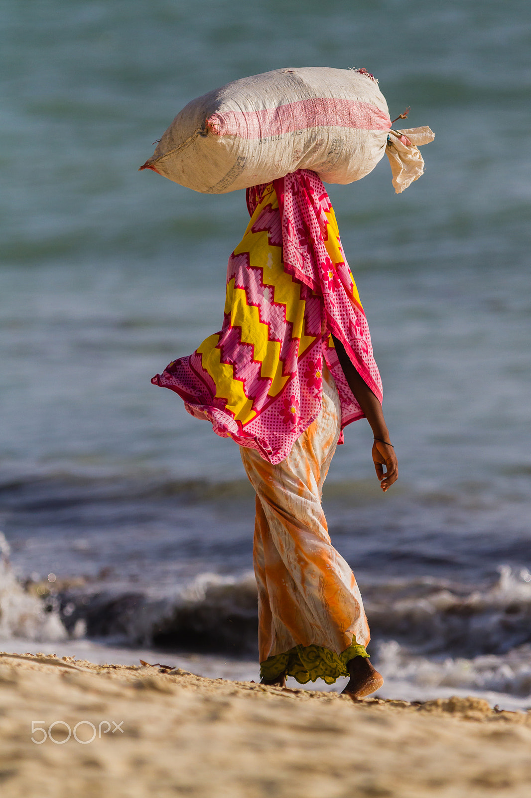 Canon EOS 7D + Canon EF 300mm F2.8L IS USM sample photo. Women of the coast of zanzibar photography