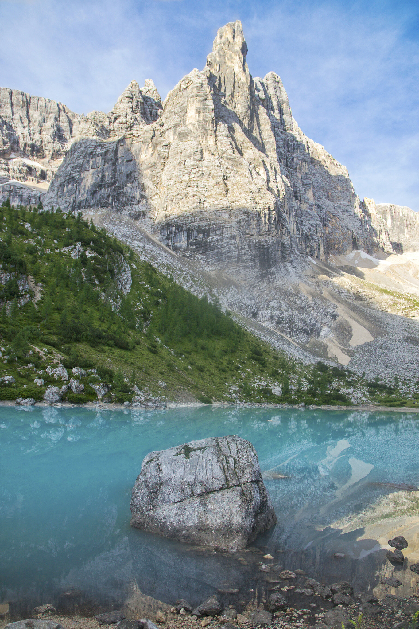 Sigma 17-70mm F2.8-4 DC Macro OS HSM | C sample photo. Lago di sorapis, dolomiti photography