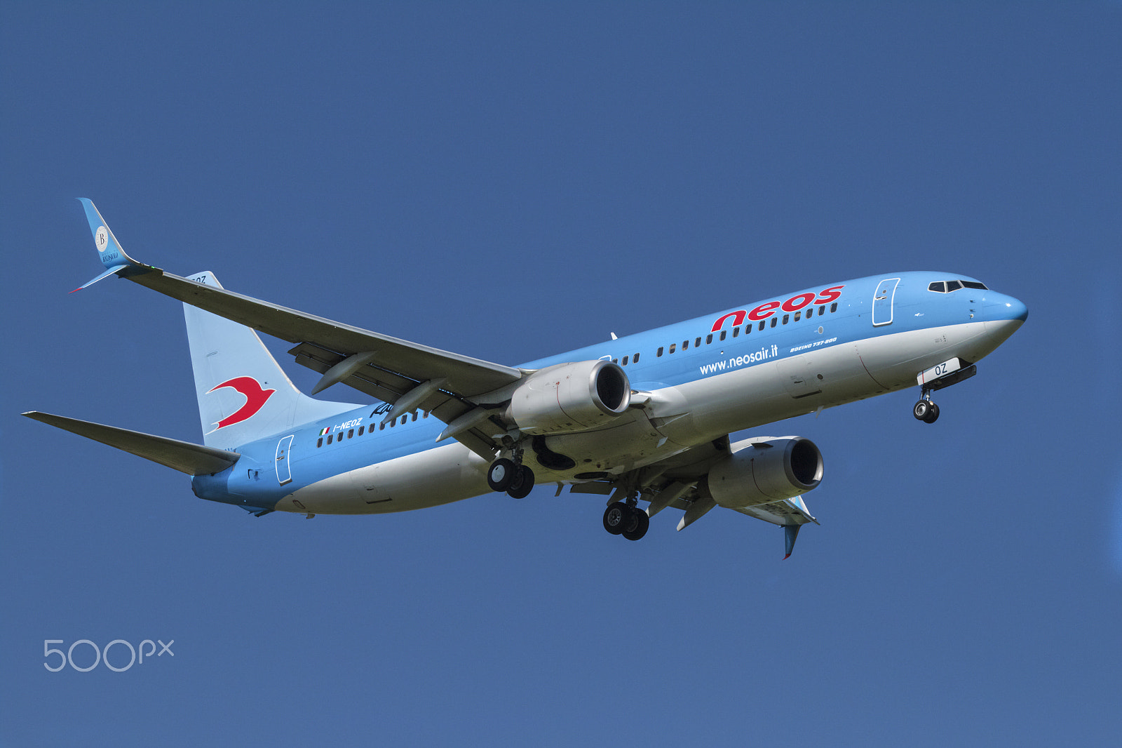 Canon EOS 500D (EOS Rebel T1i / EOS Kiss X3) sample photo. Neos b737-800 i-neoz landing photography