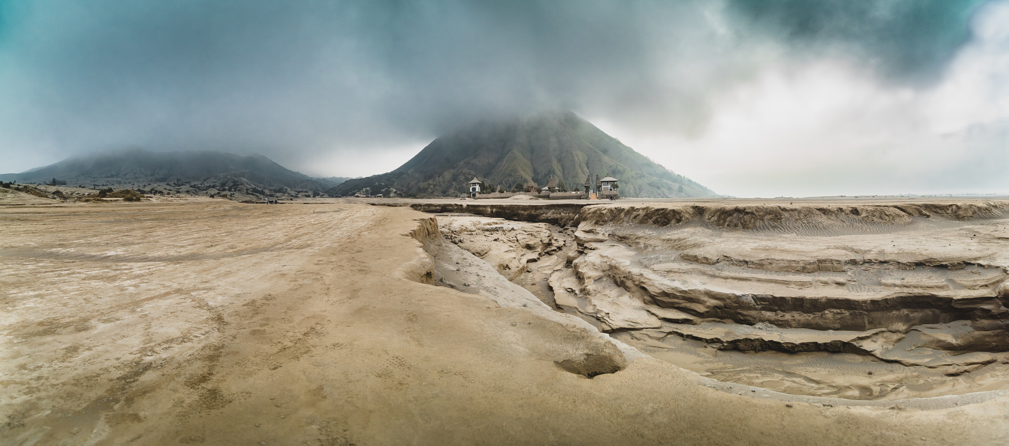 Sony a7S + Minolta AF 17-35mm F2.8-4 (D) sample photo. Apocalypse now photography