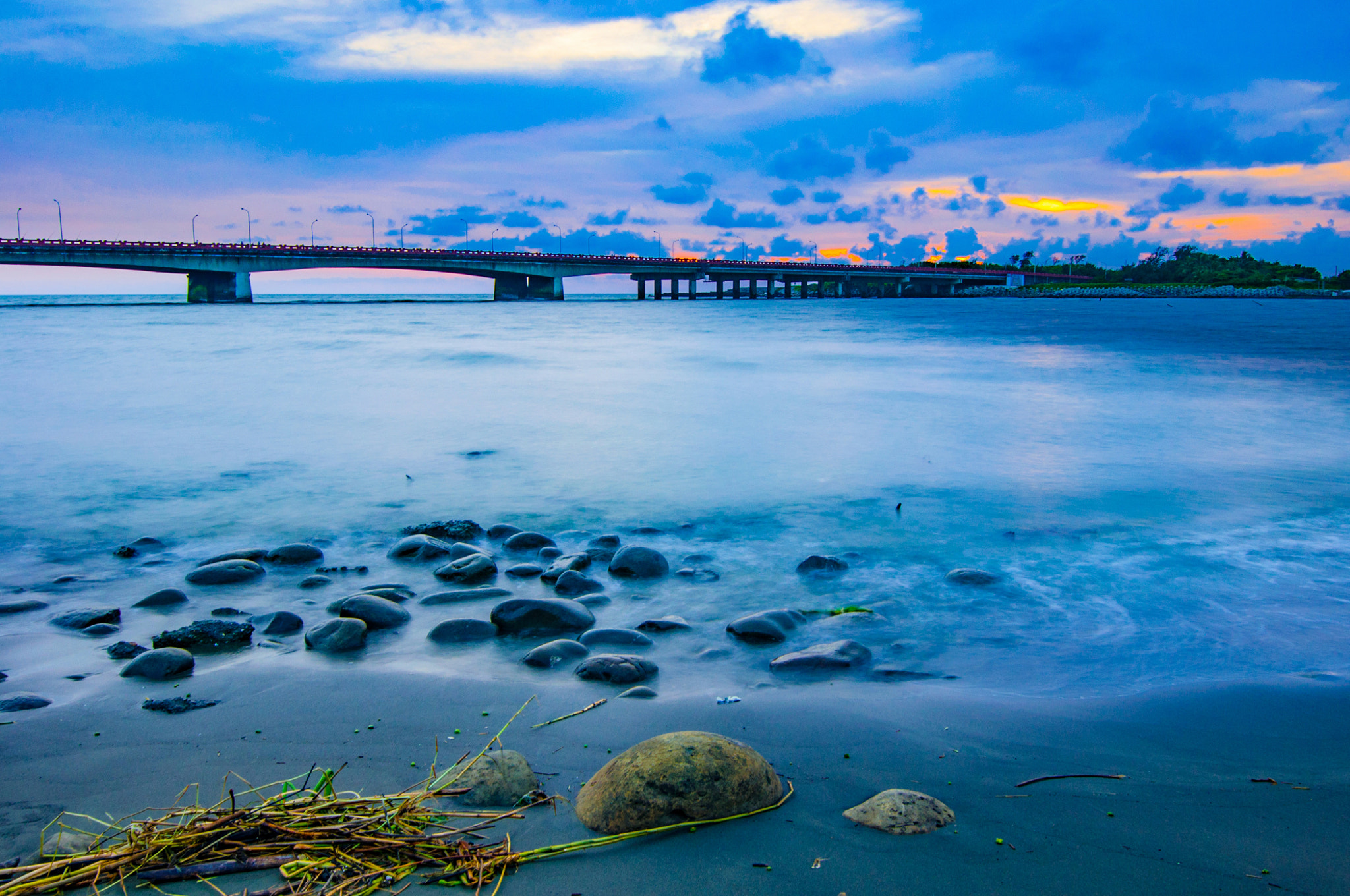 Nikon AF-S Nikkor 16-35mm F4G ED VR sample photo. 四草海岸 photography