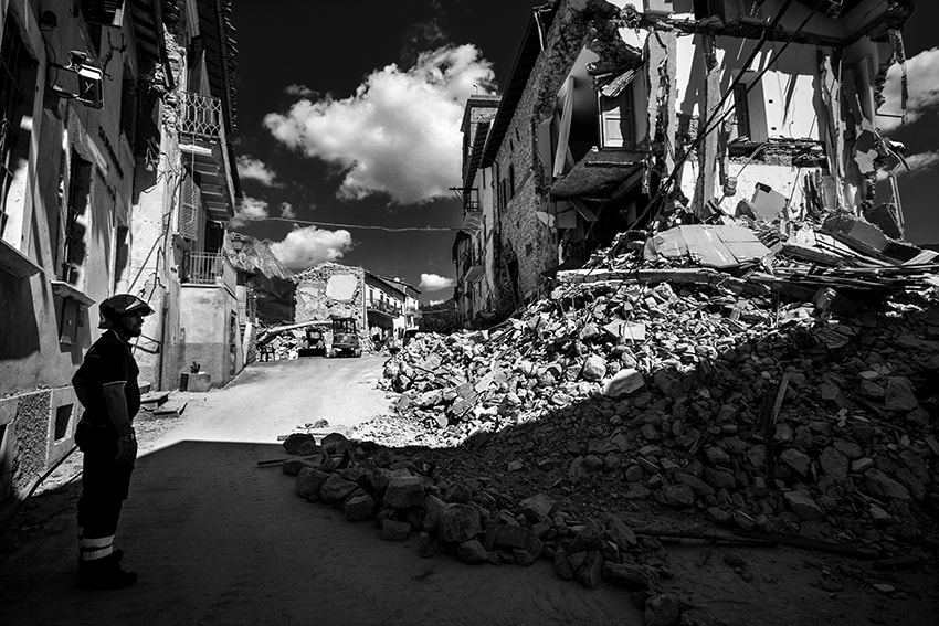 Sigma 10-20mm F4-5.6 EX DC HSM sample photo. The earth shook photography