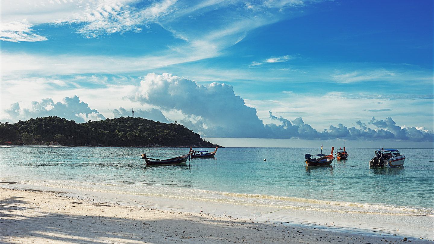 Sony a99 II + Sony 35mm F1.4 G sample photo. Koh lipe photography