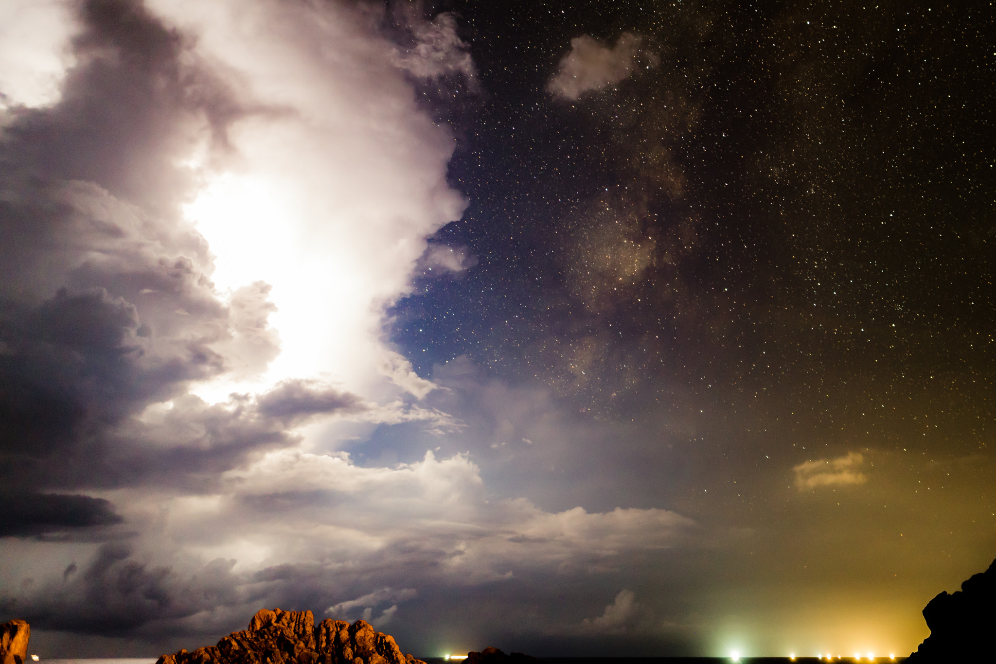 Sony a7R II + Sigma 20mm F1.4 DG HSM Art sample photo. Light of thunder photography