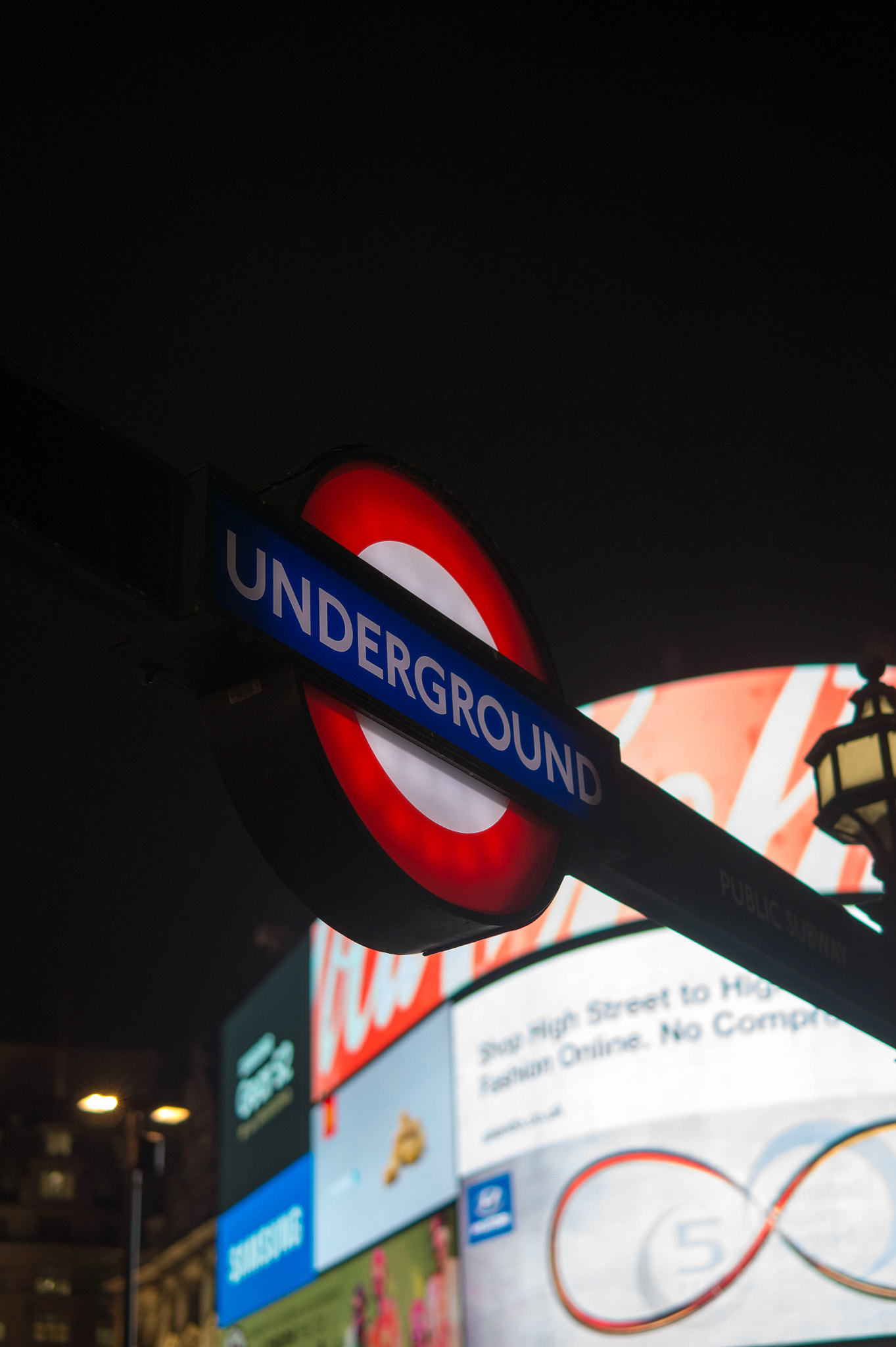 Sony Alpha a5000 (ILCE 5000) + Sigma 30mm F1.4 DC DN | C sample photo. Underground photography