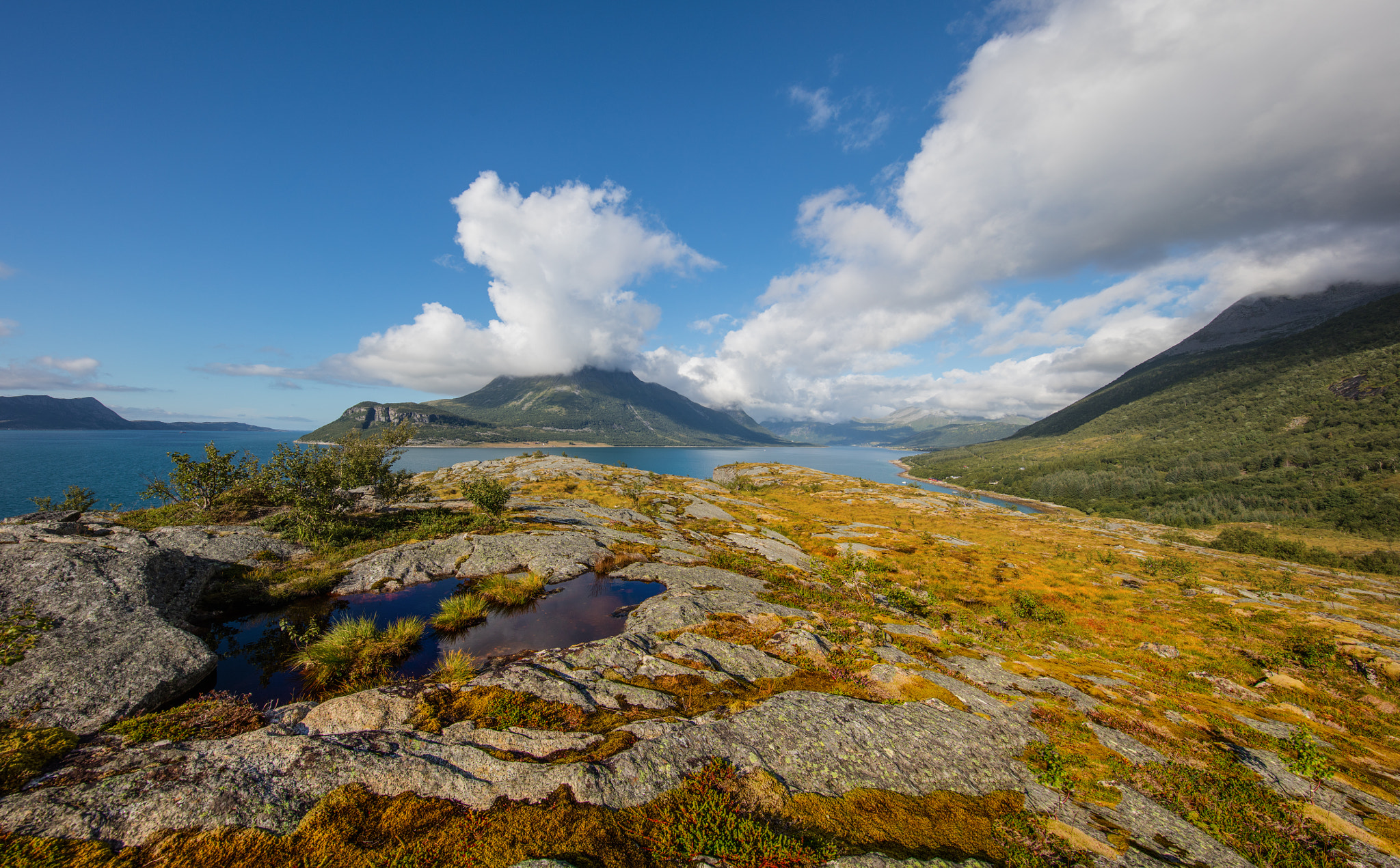 Canon EOS 5DS + Canon EF 11-24mm F4L USM sample photo. Norway... photography