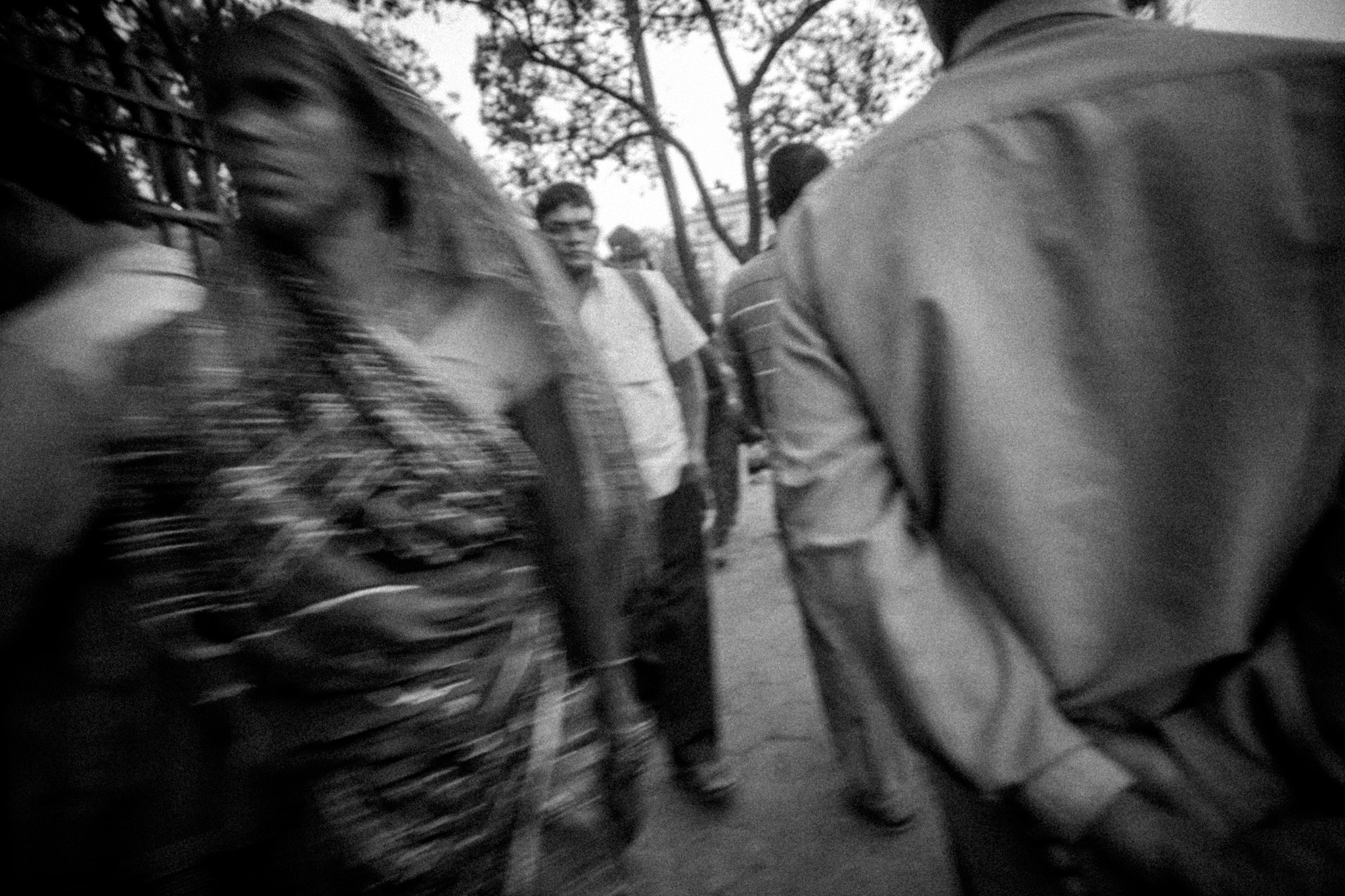 Canon EF 20mm F2.8 USM sample photo. Fellow commuters photography
