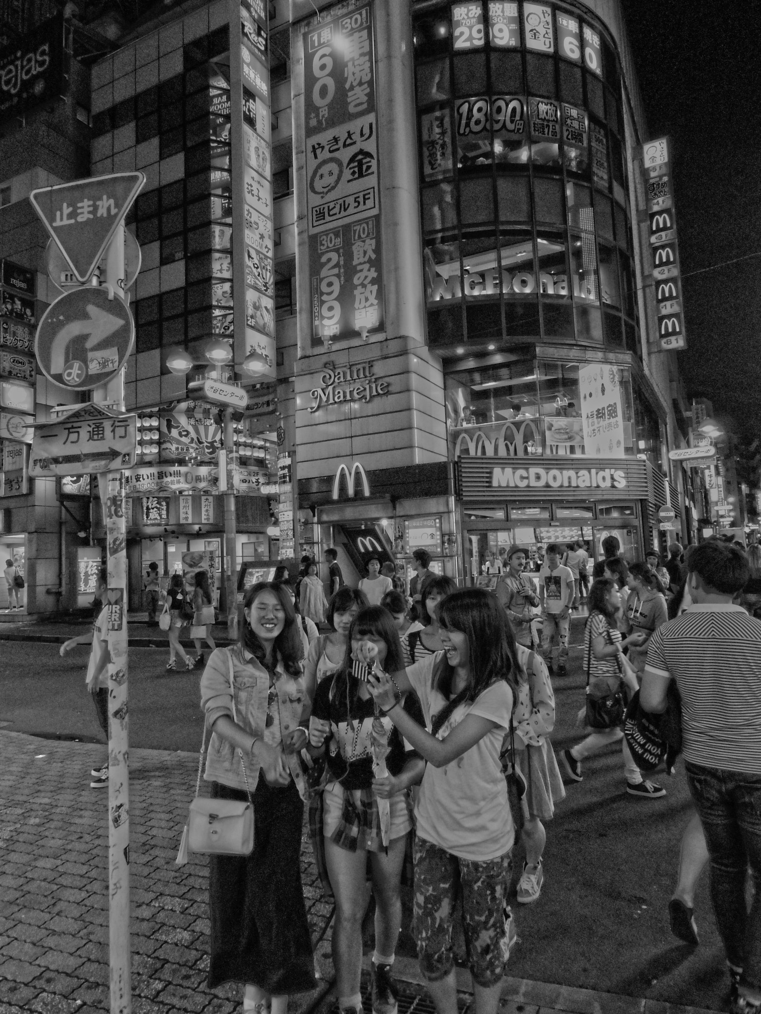 Pentax Q7 sample photo. Tokyo after all photography