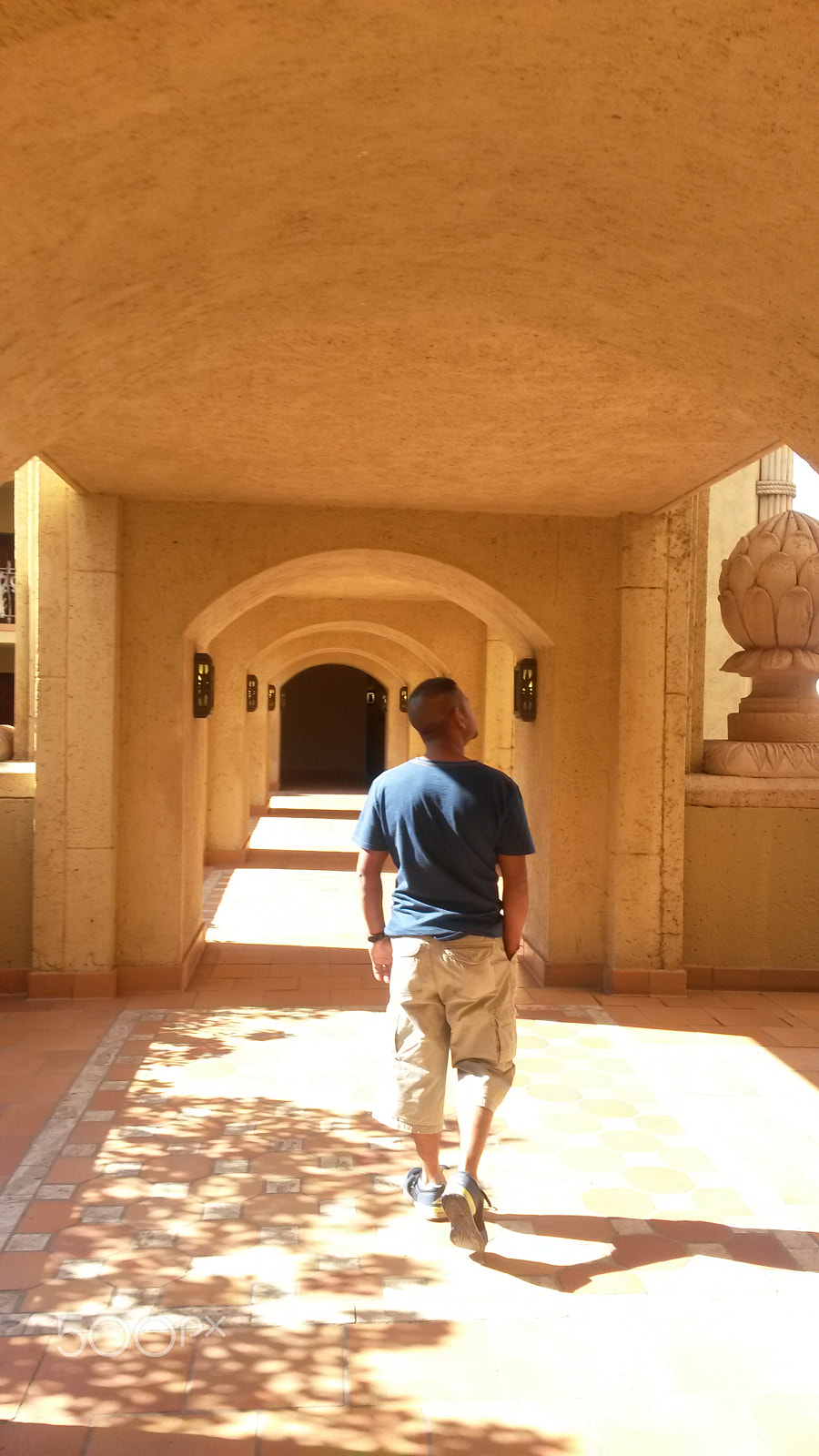 Samsung Galaxy S4 Active sample photo. Keep walking photography