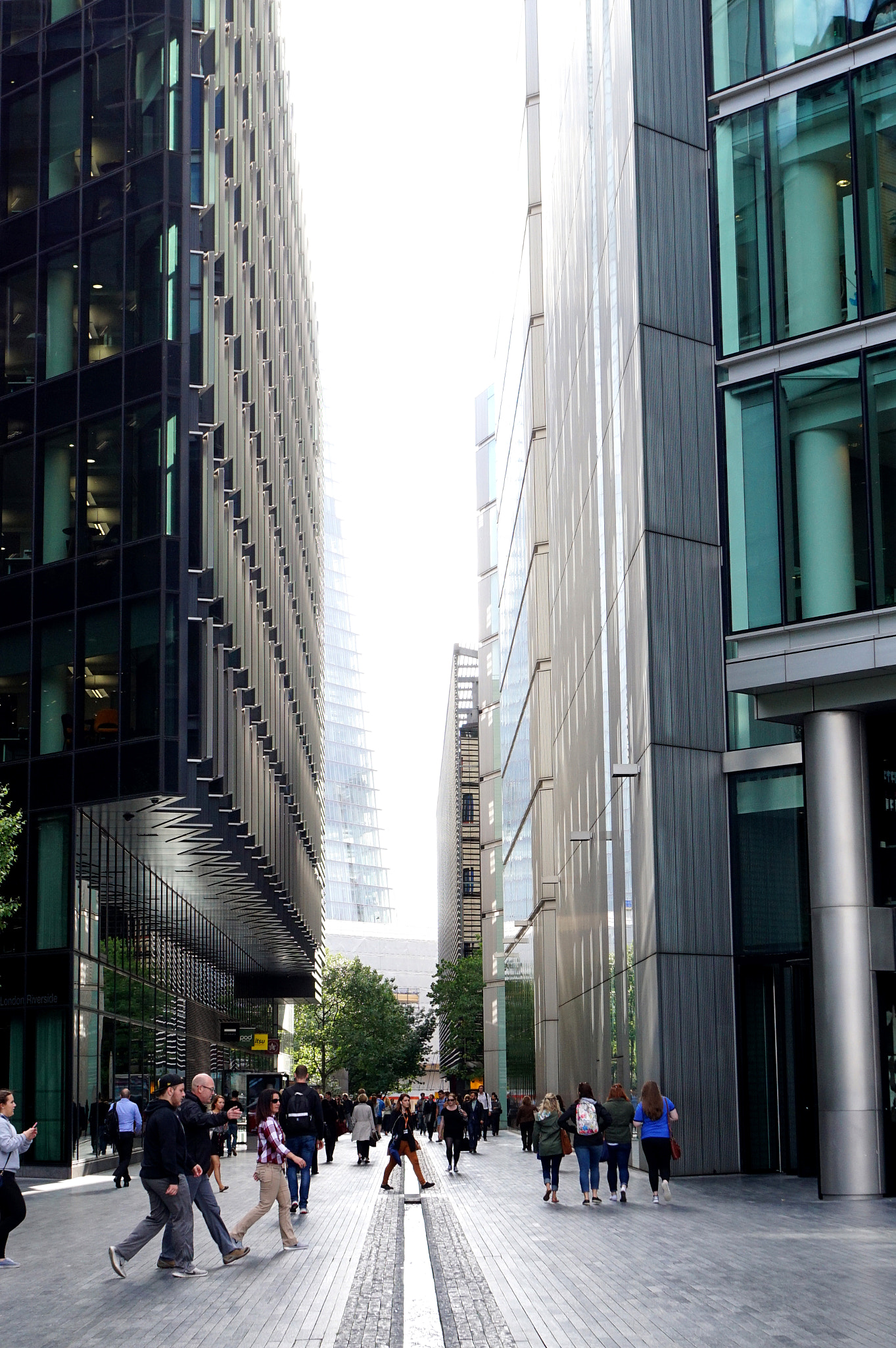 Sony Alpha a5000 (ILCE 5000) + Sony E 30mm F3.5 Macro sample photo. London photography