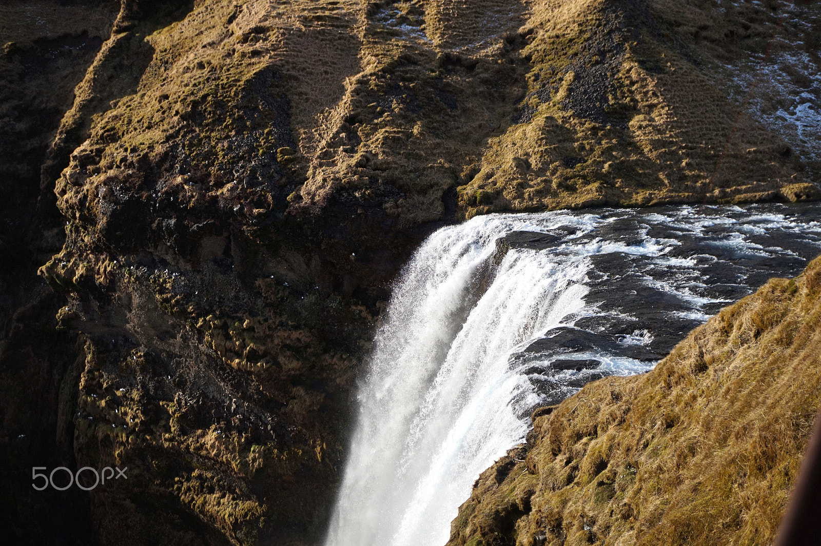 Sony Alpha a5000 (ILCE 5000) + Sony E 30mm F3.5 Macro sample photo. Iceland ring road tour, skogafoss photography